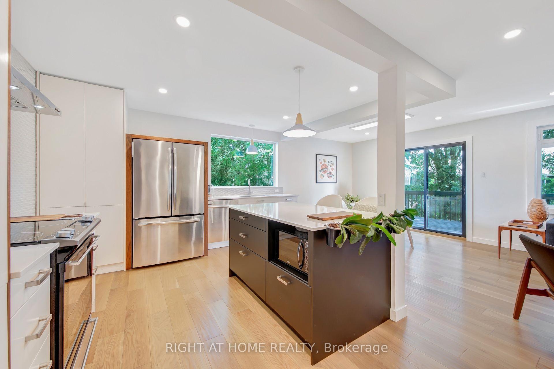 Photo 11 of 305 Daleside Place N, Waterloo, Lakeshore Village — HOMEH