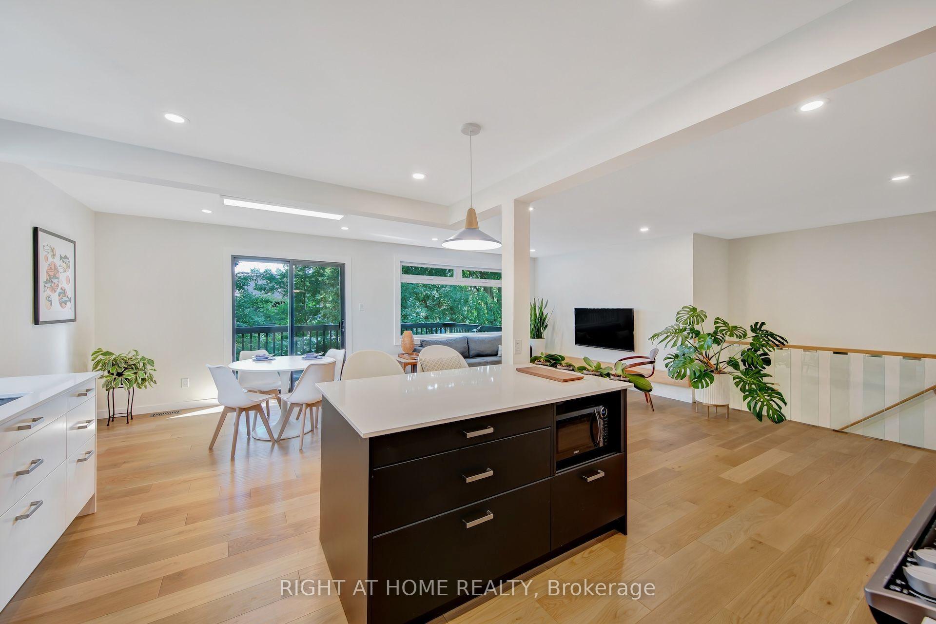 Photo 12 of 305 Daleside Place N, Waterloo, Lakeshore Village — HOMEH