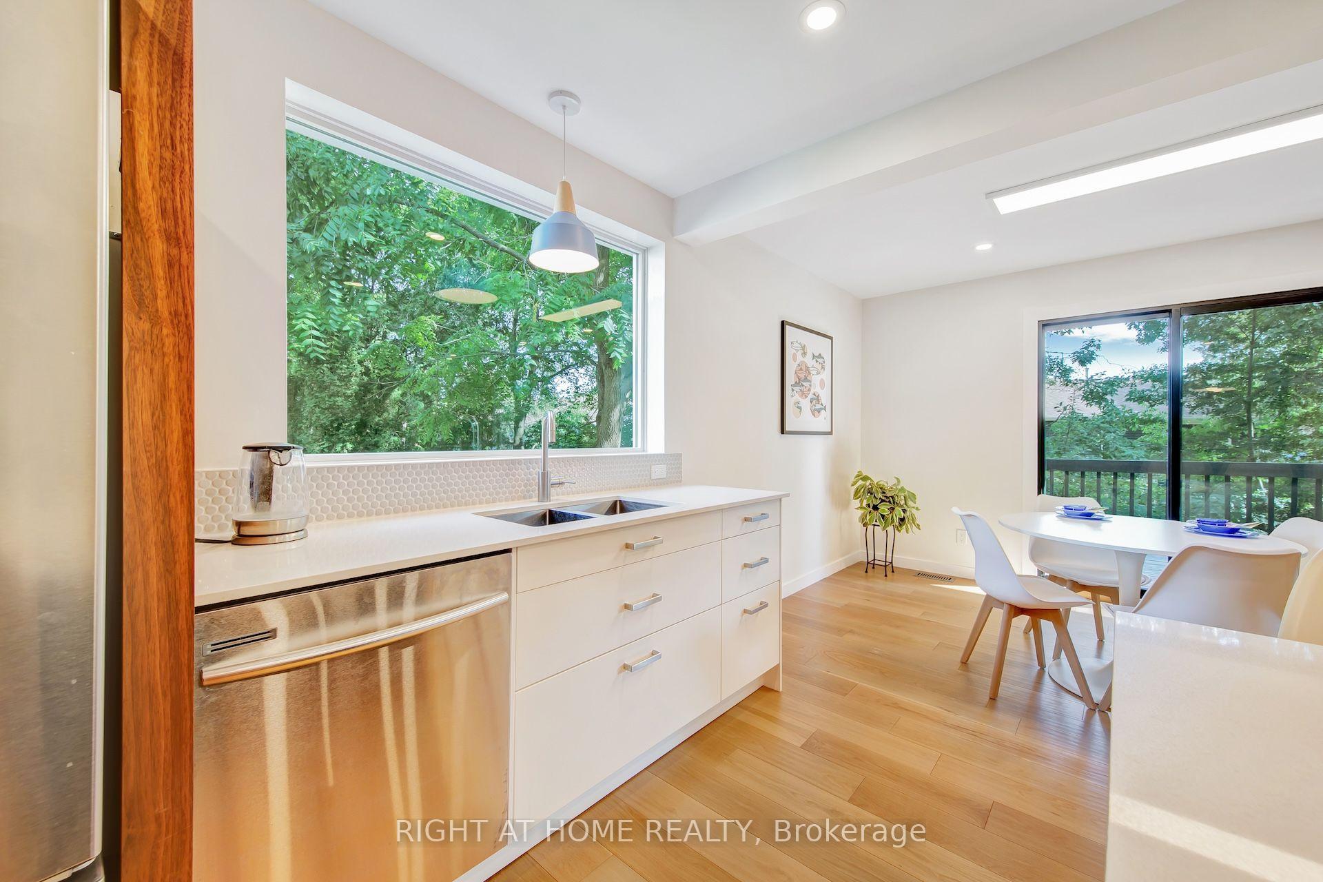 Photo 14 of 305 Daleside Place N, Waterloo, Lakeshore Village — HOMEH