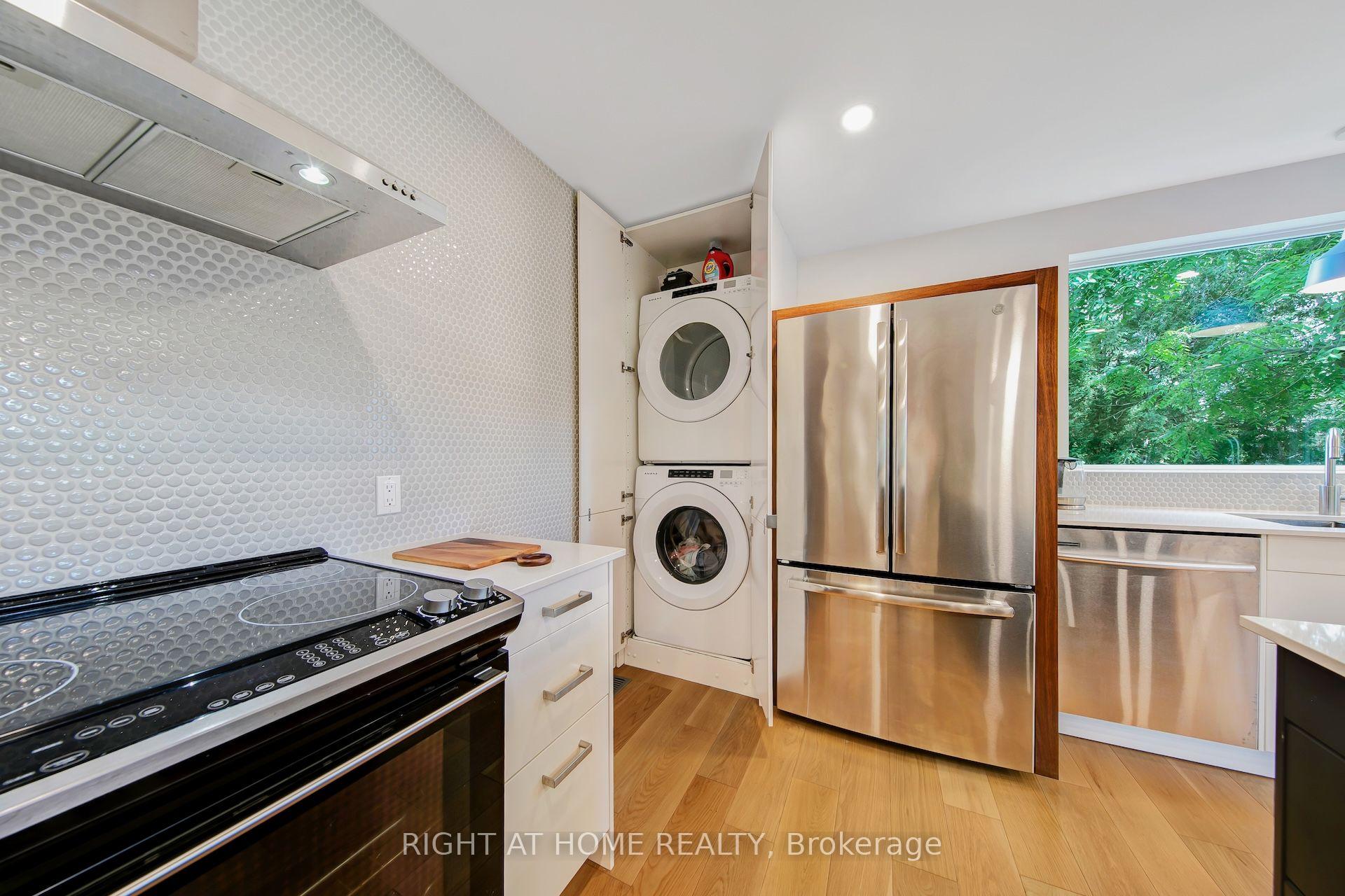 Photo 16 of 305 Daleside Place N, Waterloo, Lakeshore Village — HOMEH