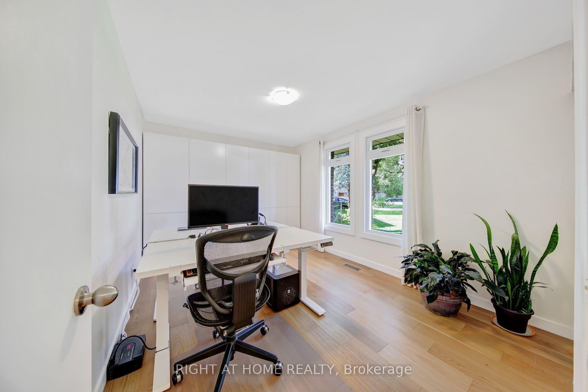 Photo 17 of 305 Daleside Place N, Waterloo, Lakeshore Village — HOMEH