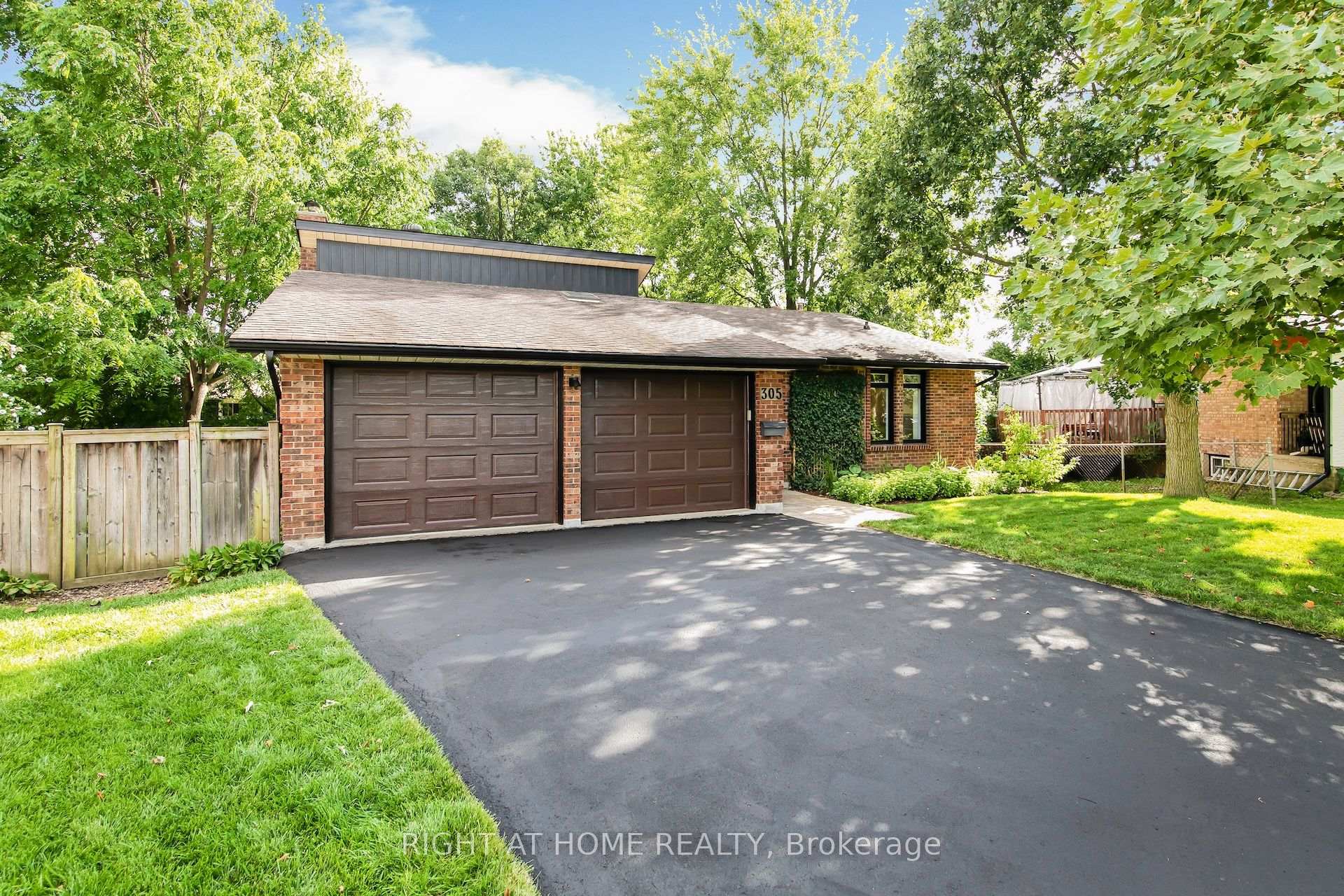 Photo 25 of 305 Daleside Place N, Waterloo, Lakeshore Village — HOMEH
