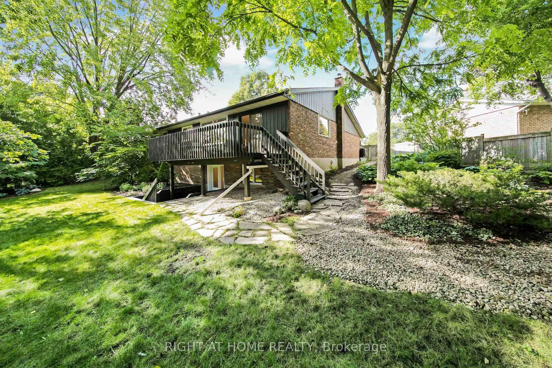 Photo 26 of 305 Daleside Place N, Waterloo, Lakeshore Village — HOMEH