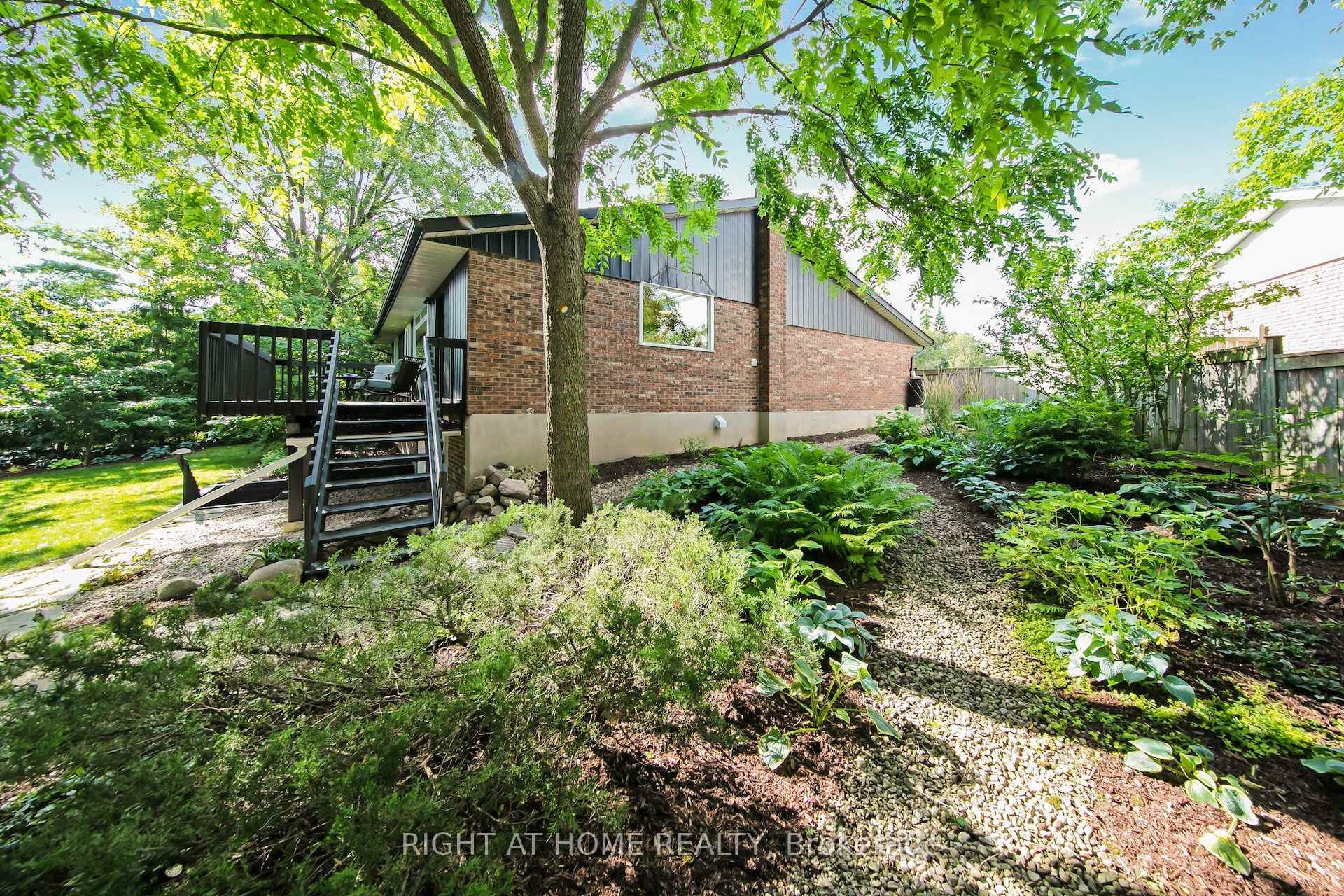Photo 27 of 305 Daleside Place N, Waterloo, Lakeshore Village — HOMEH