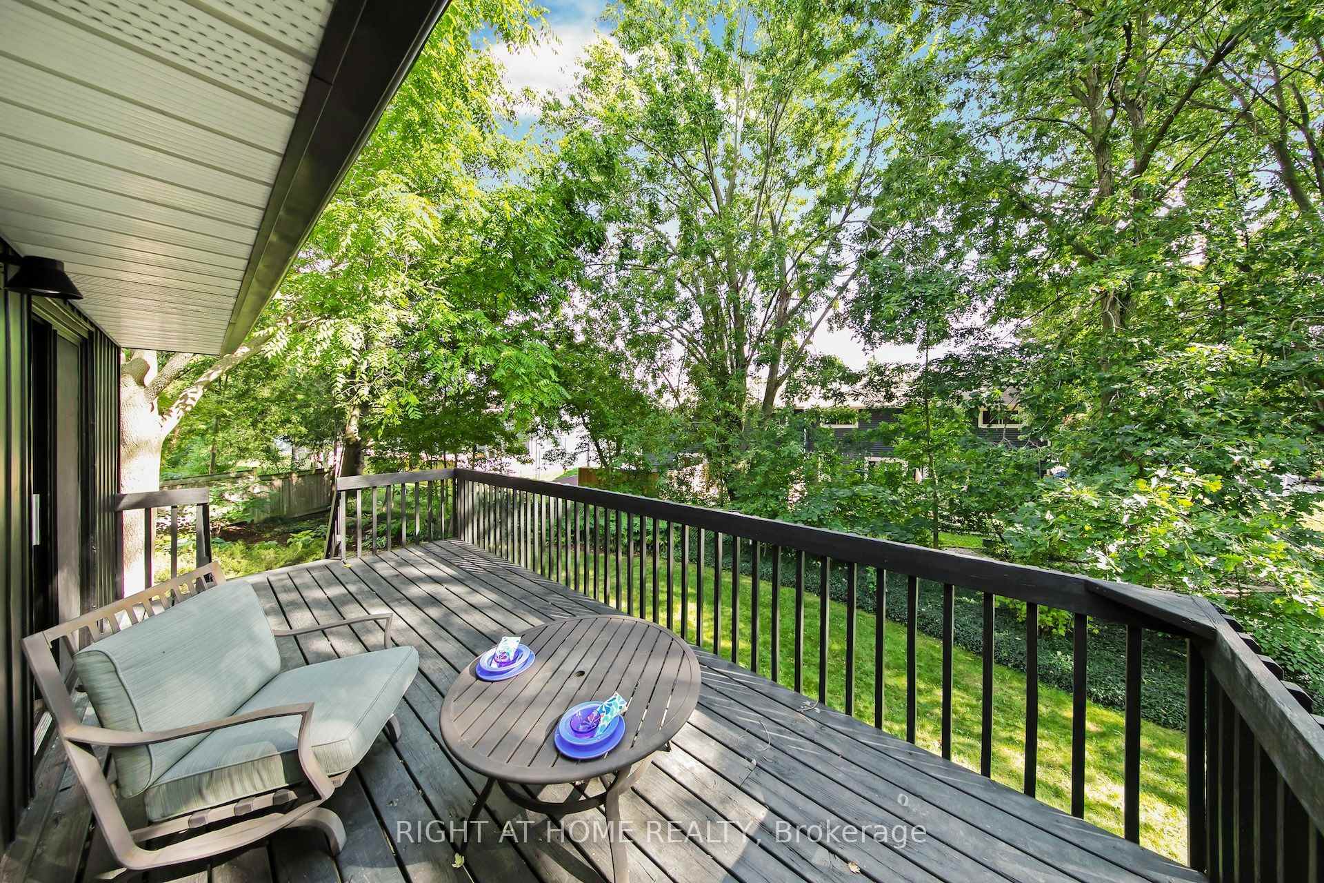 Photo 32 of 305 Daleside Place N, Waterloo, Lakeshore Village — HOMEH