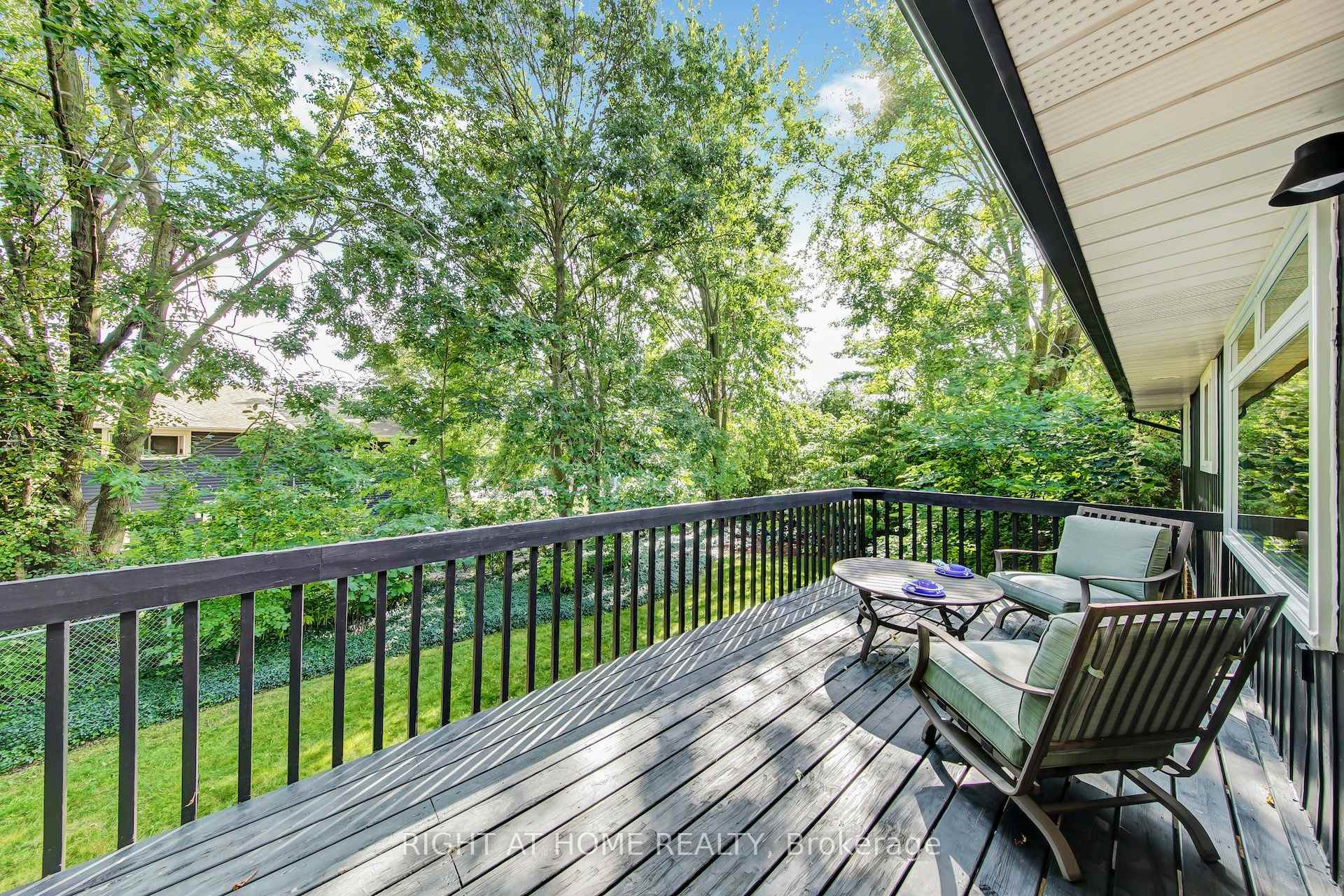 Photo 33 of 305 Daleside Place N, Waterloo, Lakeshore Village — HOMEH