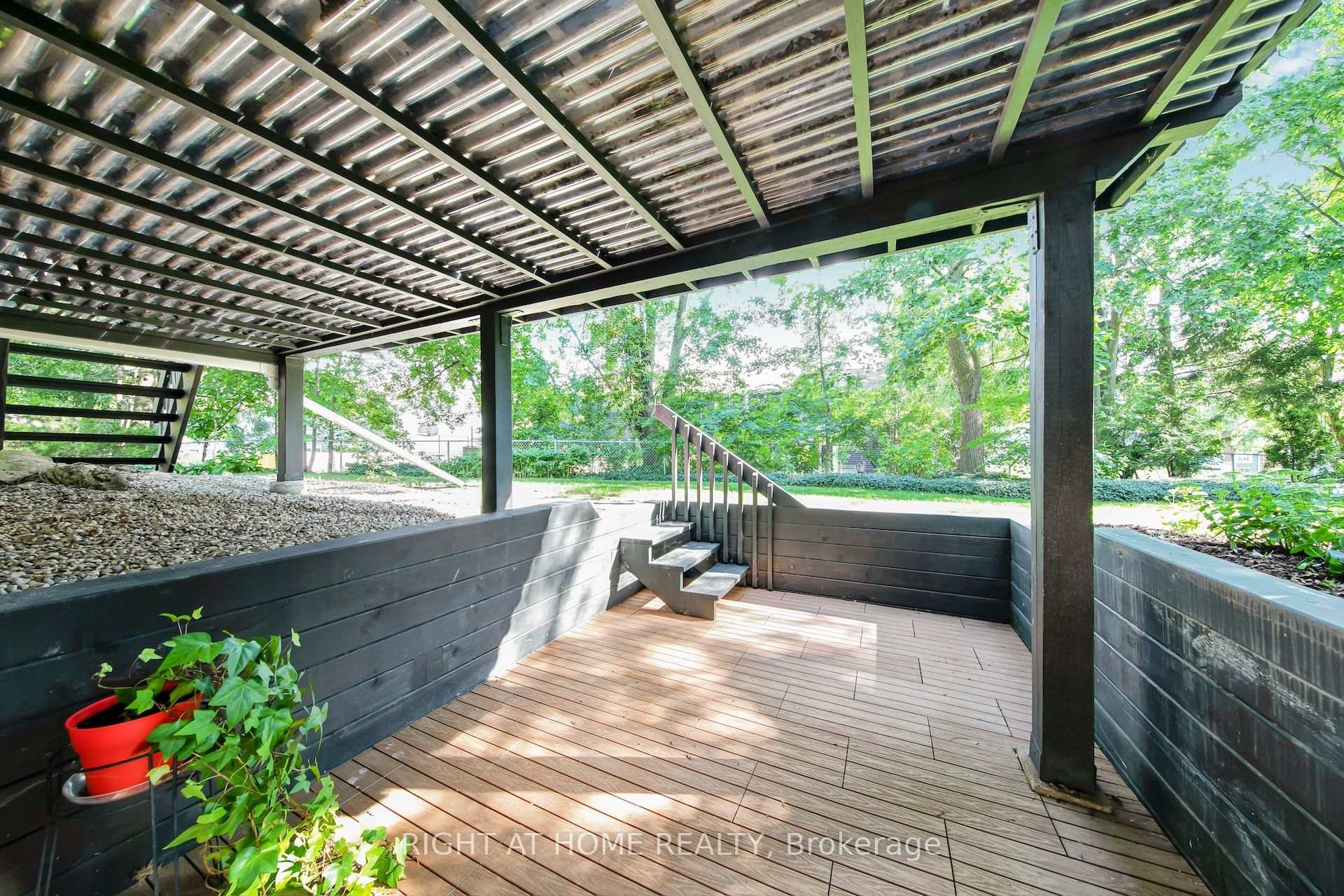 Photo 36 of 305 Daleside Place N, Waterloo, Lakeshore Village — HOMEH