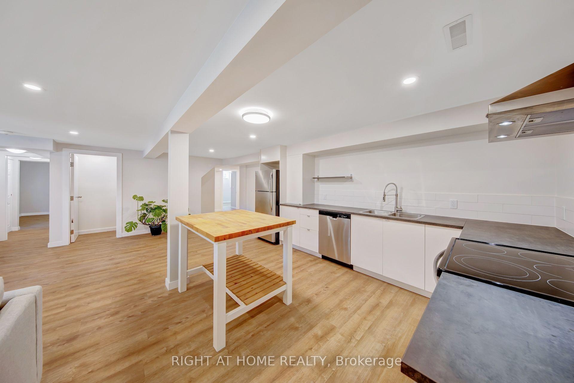 Photo 39 of 305 Daleside Place N, Waterloo, Lakeshore Village — HOMEH