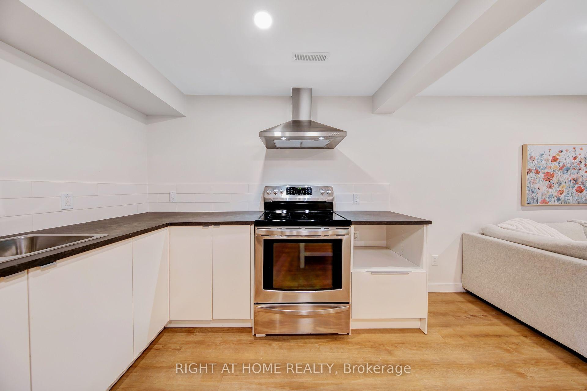 Photo 40 of 305 Daleside Place N, Waterloo, Lakeshore Village — HOMEH