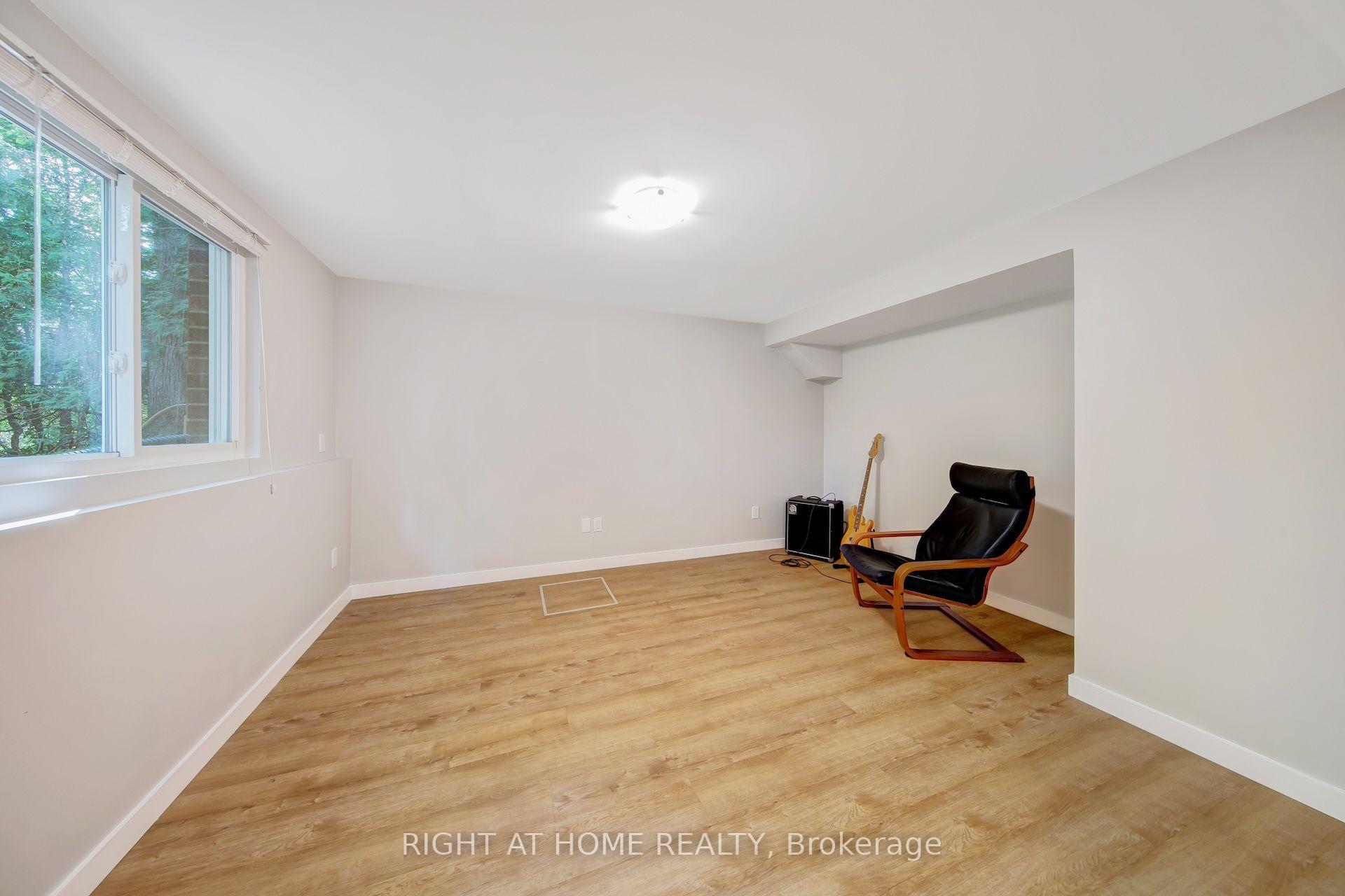 Photo 44 of 305 Daleside Place N, Waterloo, Lakeshore Village — HOMEH