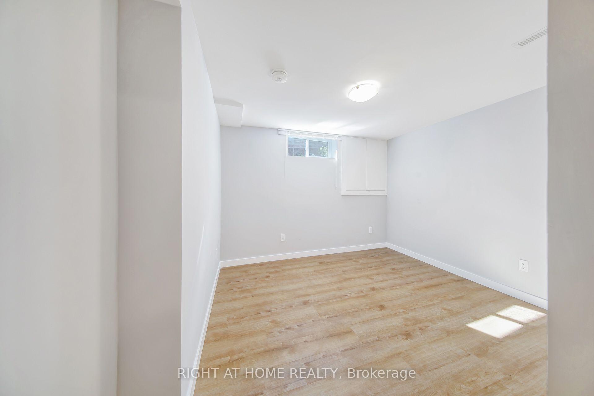 Photo 45 of 305 Daleside Place N, Waterloo, Lakeshore Village — HOMEH