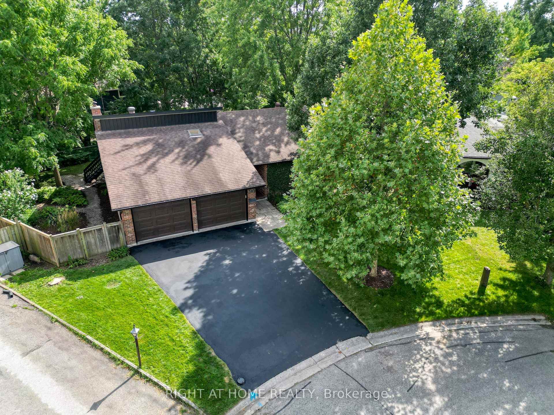 Photo 47 of 305 Daleside Place N, Waterloo, Lakeshore Village — HOMEH