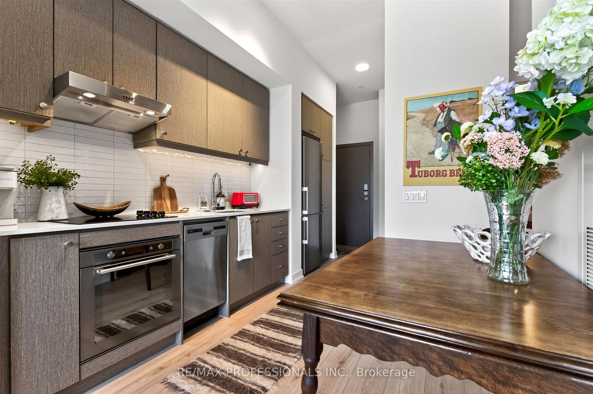 Photo 11 of Unit 604, 9 Tecumseth Street, Toronto, Niagara — HOMEH