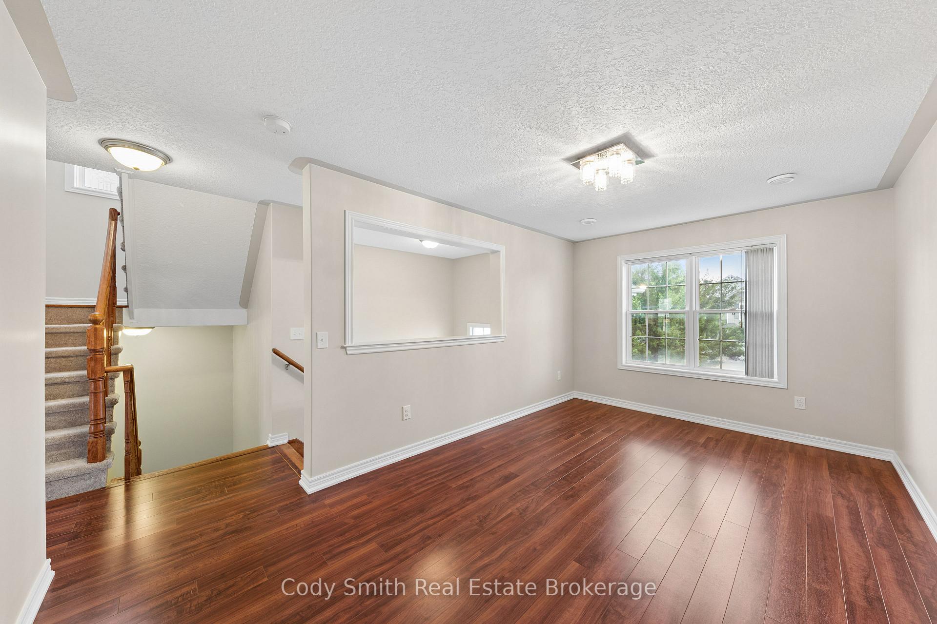 Photo 3 of 88 Pearl Drive, Orillia — HOMEH