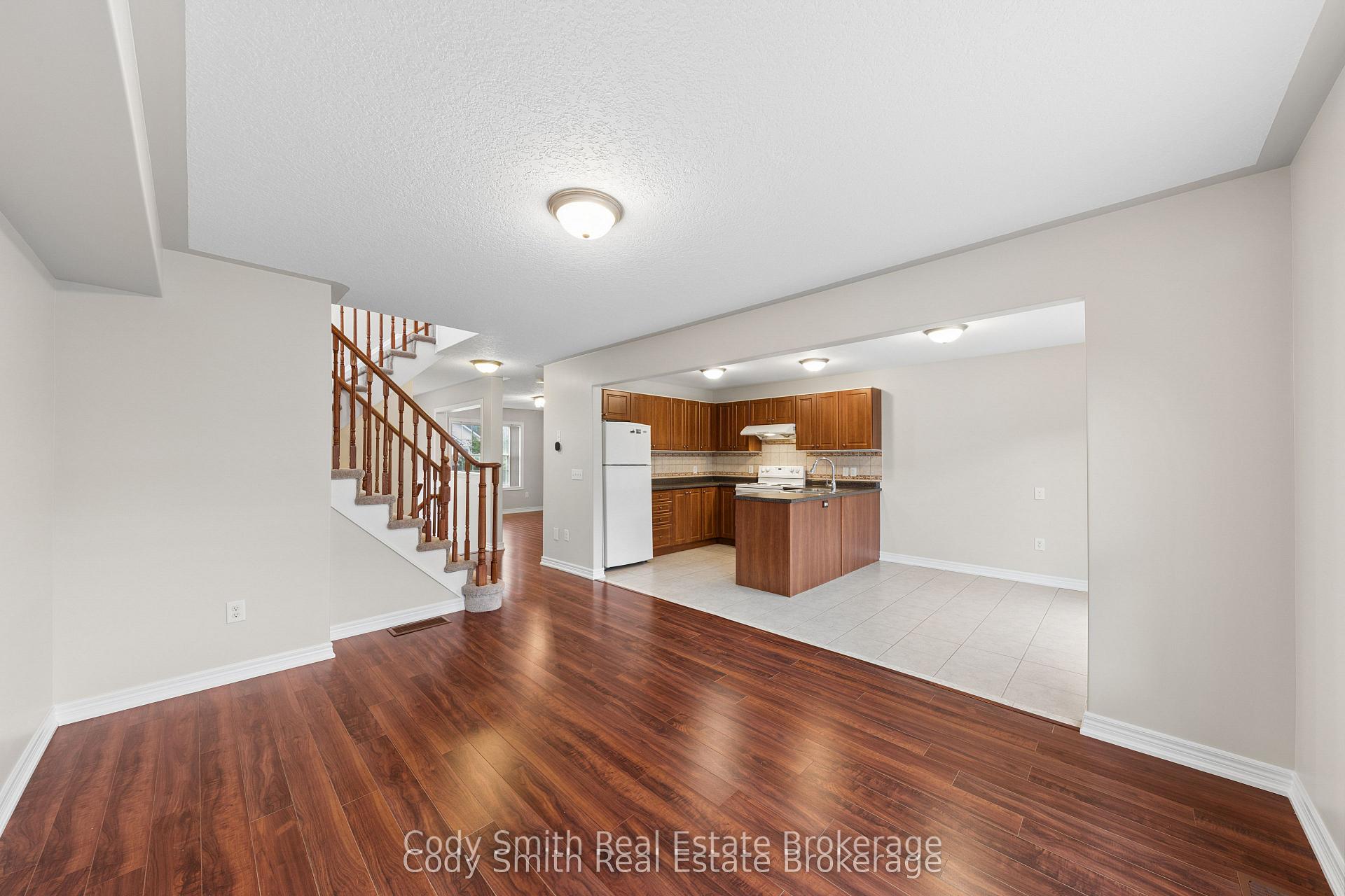 Photo 5 of 88 Pearl Drive, Orillia — HOMEH