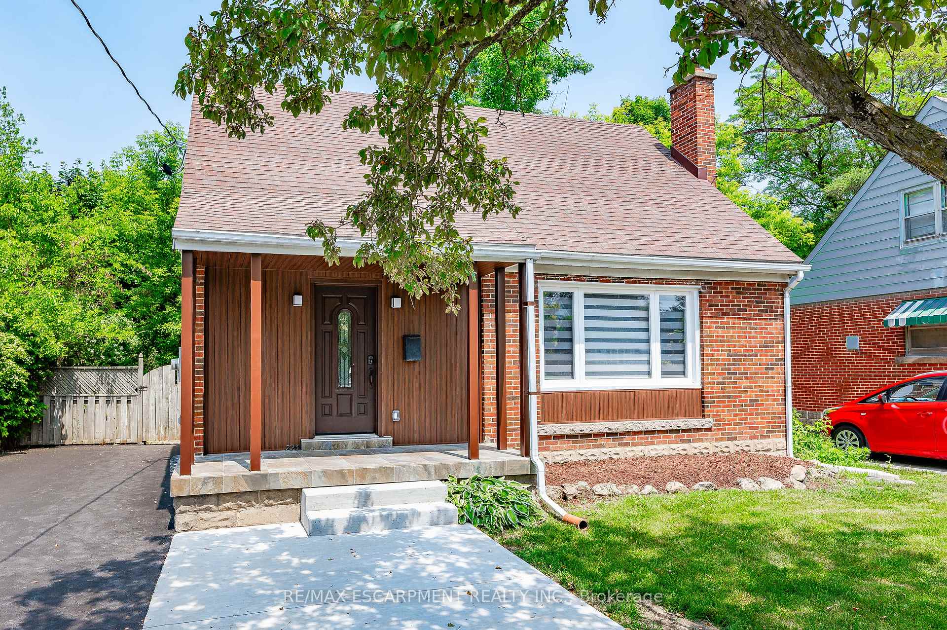 Photo 3 of 723 Hager Avenue, Burlington, Brant — HOMEH