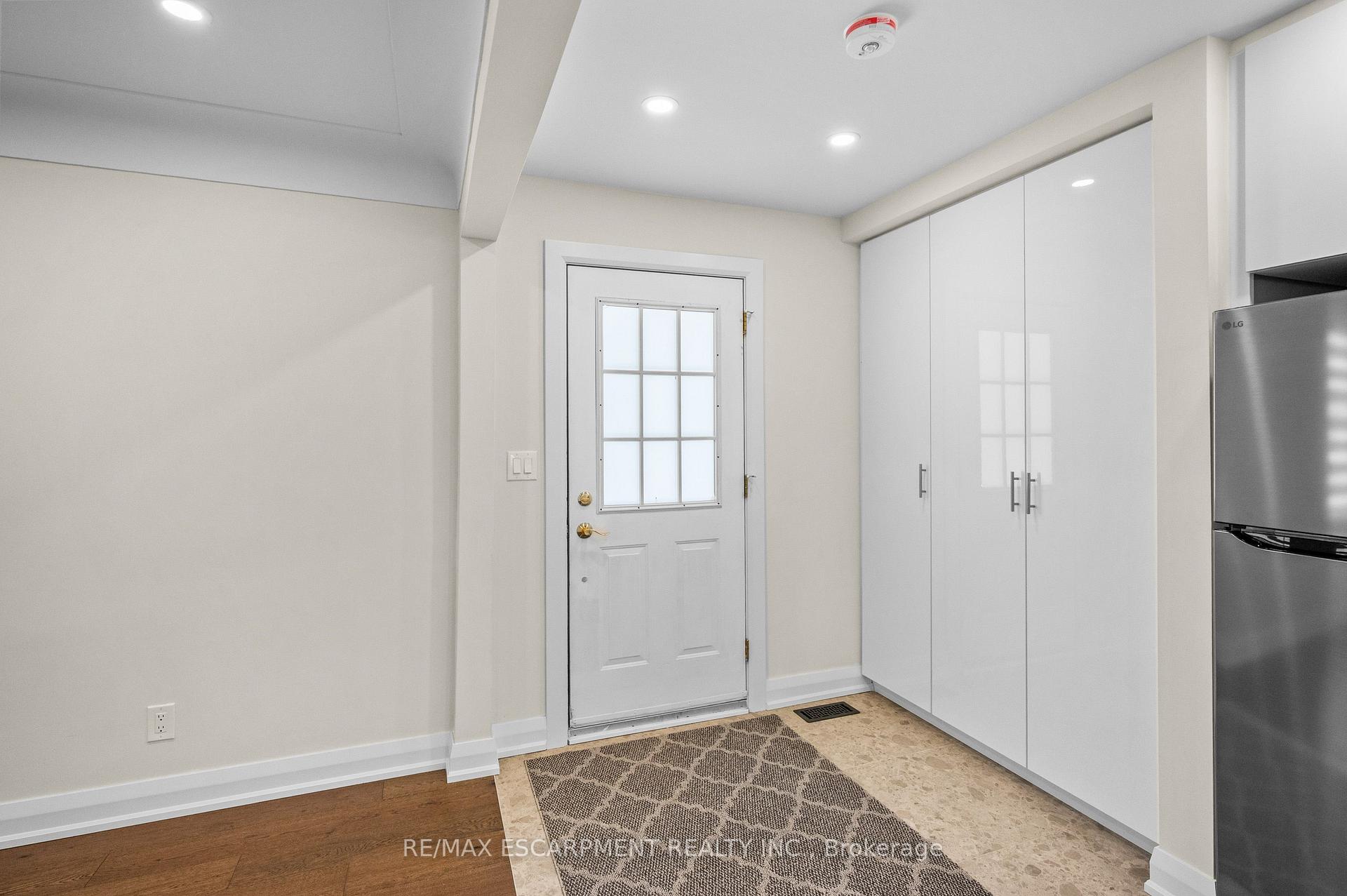 Photo 5 of 723 Hager Avenue, Burlington, Brant — HOMEH