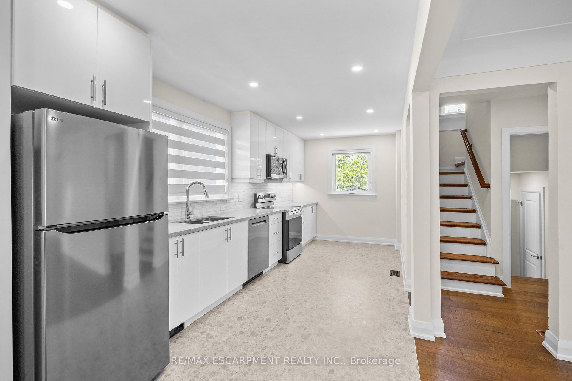 Photo 7 of 723 Hager Avenue, Burlington, Brant — HOMEH