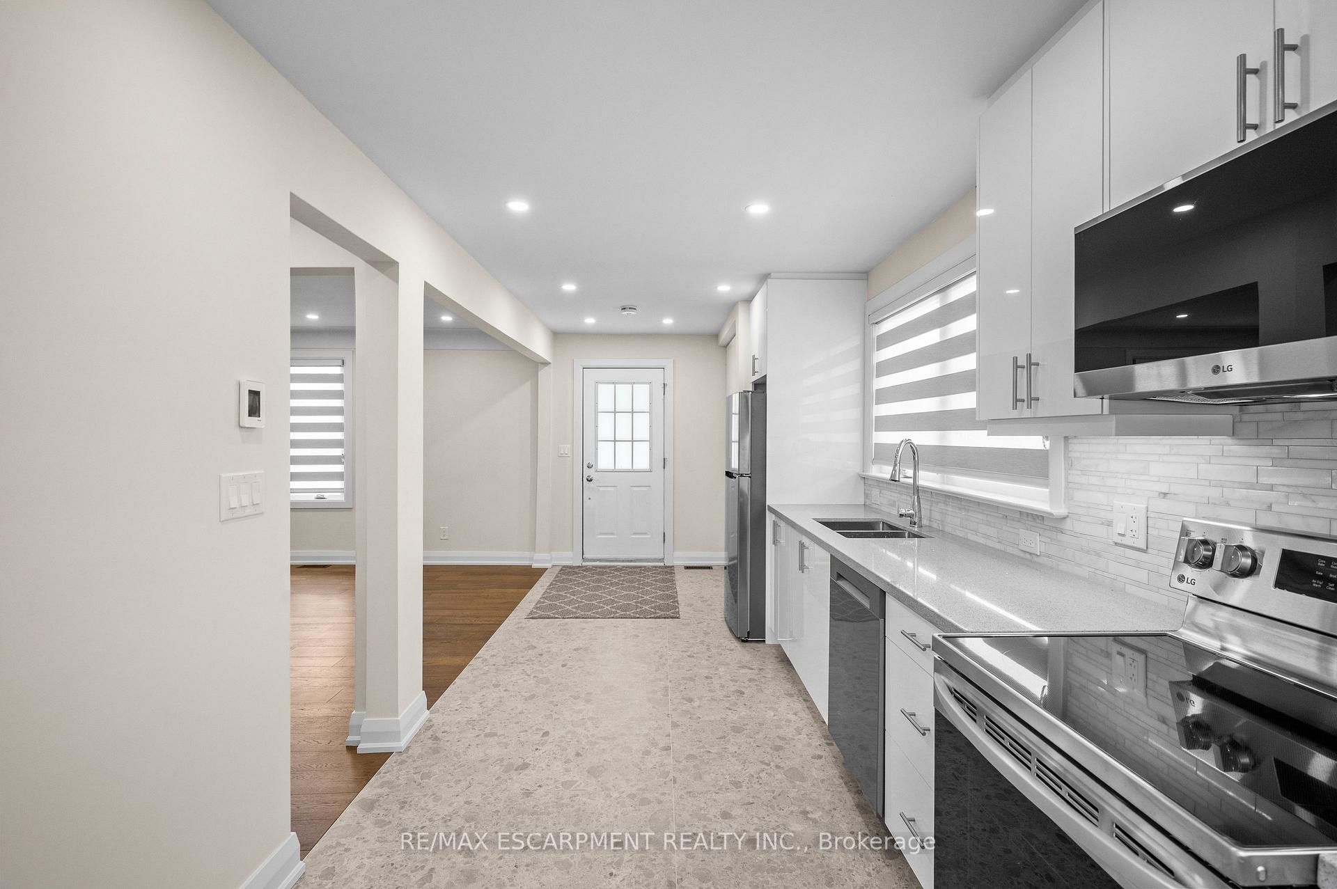 Photo 10 of 723 Hager Avenue, Burlington, Brant — HOMEH