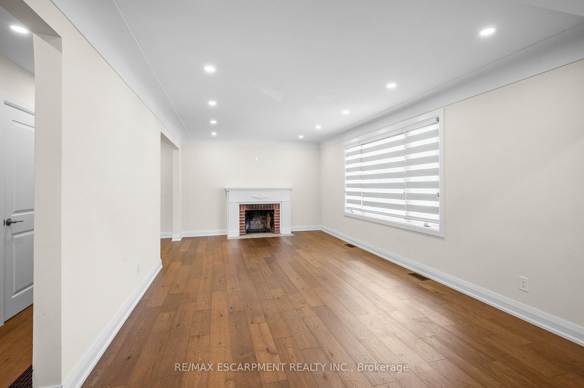 Photo 11 of 723 Hager Avenue, Burlington, Brant — HOMEH