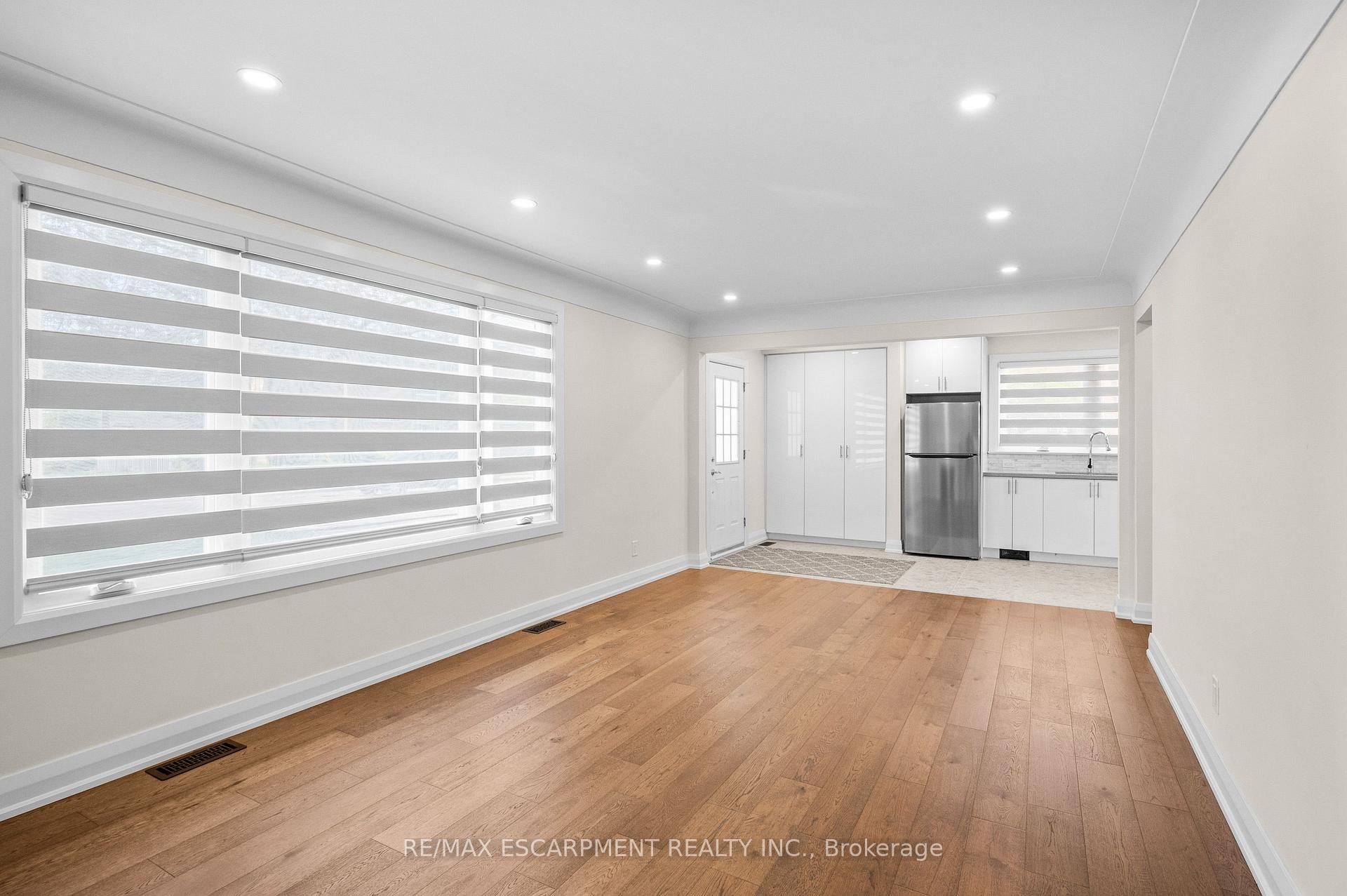 Photo 13 of 723 Hager Avenue, Burlington, Brant — HOMEH