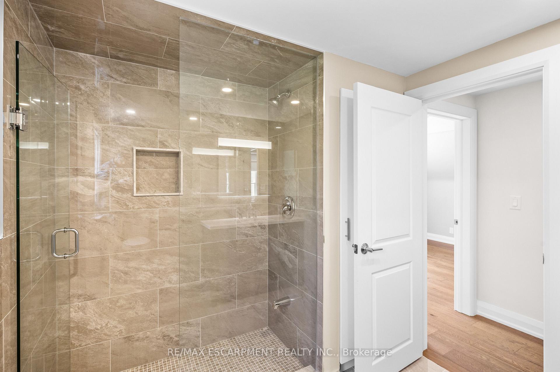 Photo 23 of 723 Hager Avenue, Burlington, Brant — HOMEH