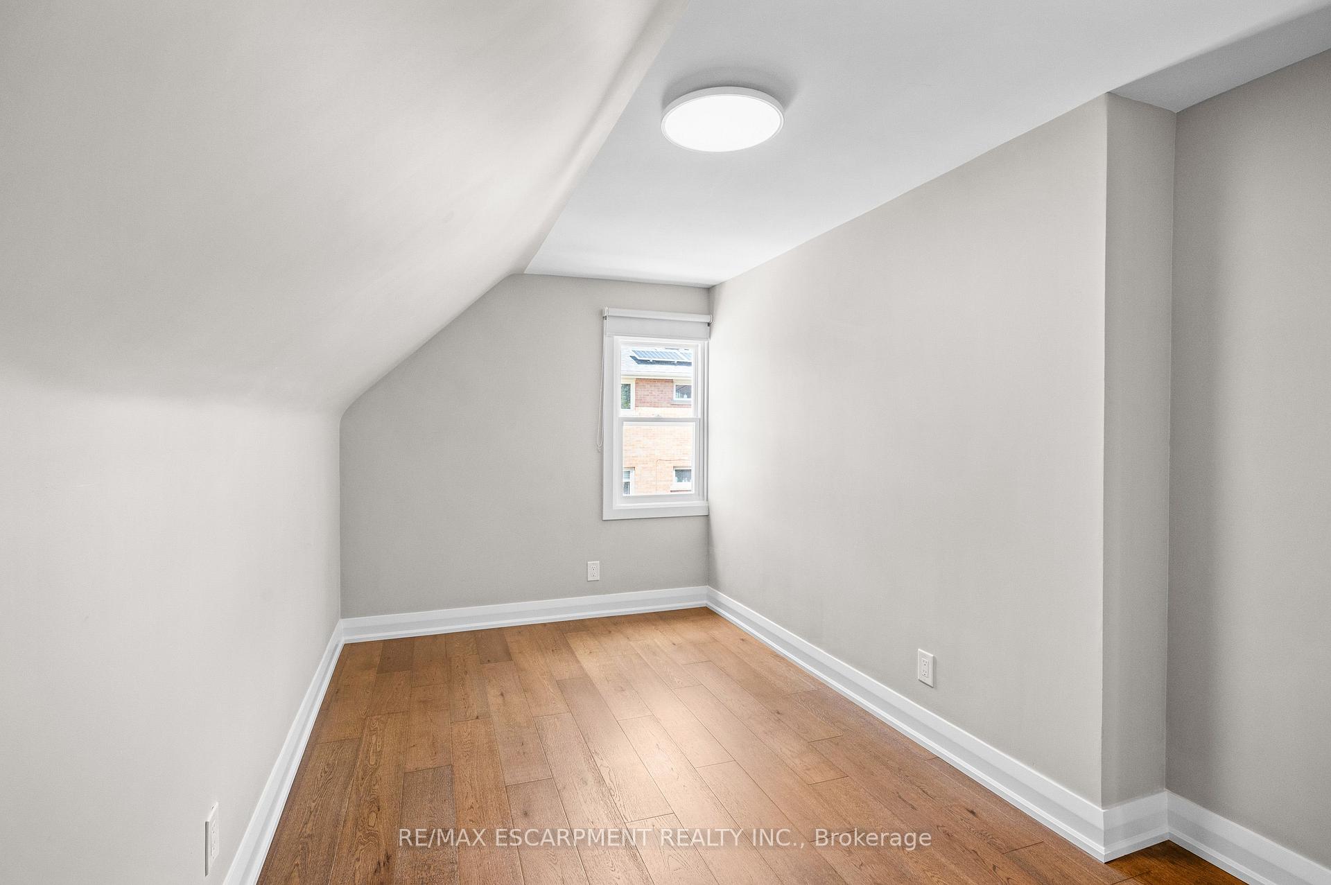 Photo 24 of 723 Hager Avenue, Burlington, Brant — HOMEH