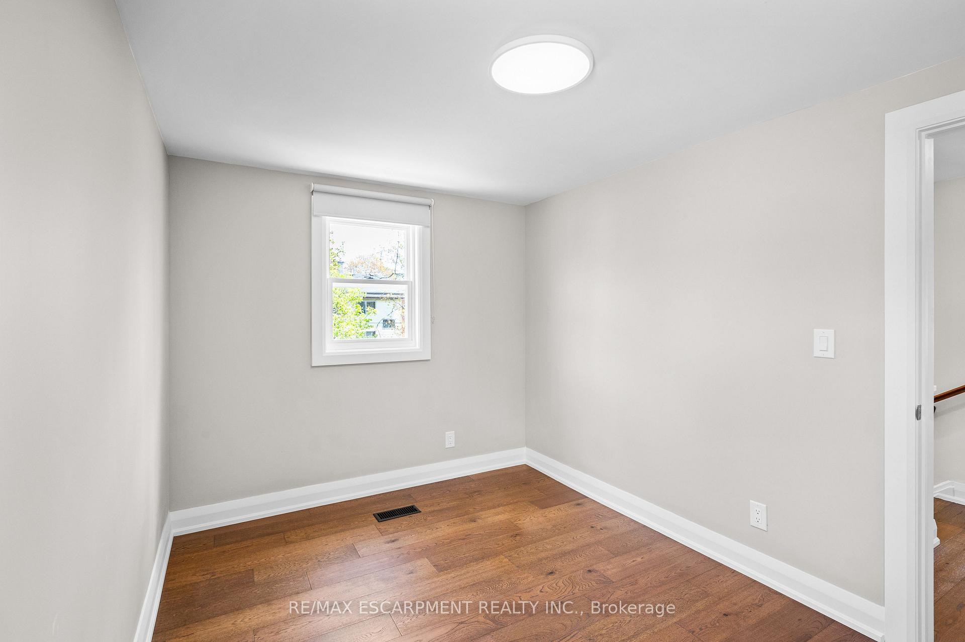 Photo 26 of 723 Hager Avenue, Burlington, Brant — HOMEH