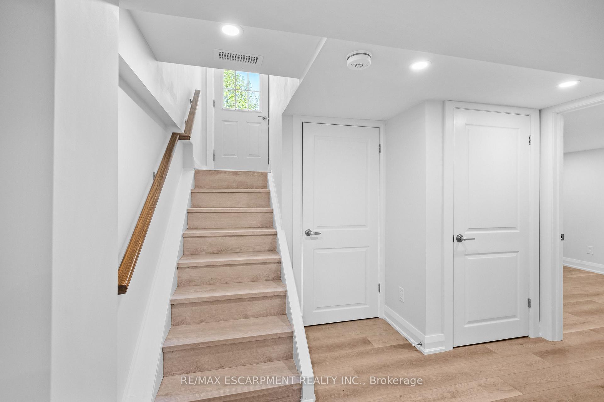 Photo 29 of 723 Hager Avenue, Burlington, Brant — HOMEH
