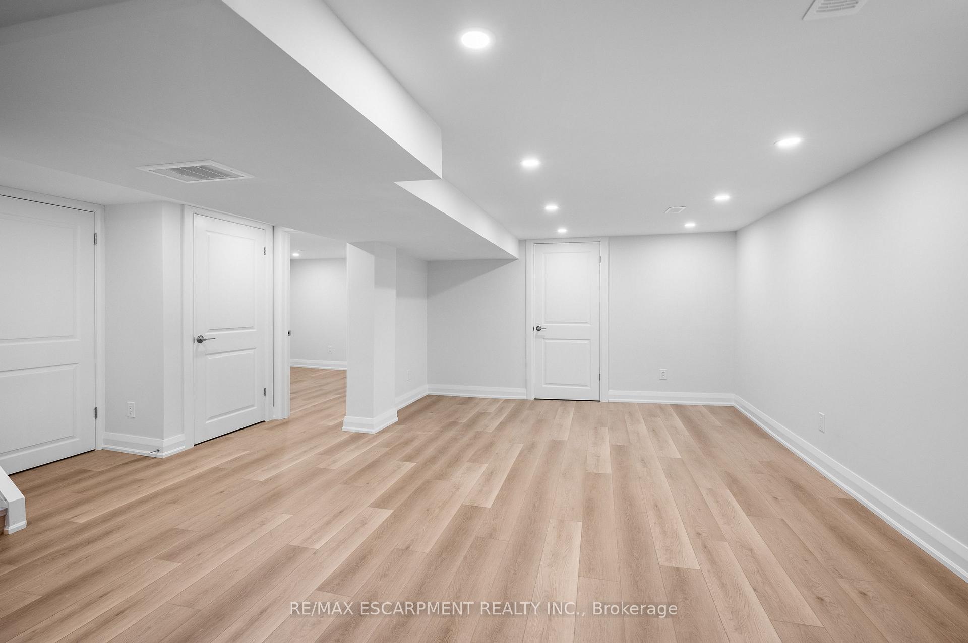 Photo 33 of 723 Hager Avenue, Burlington, Brant — HOMEH