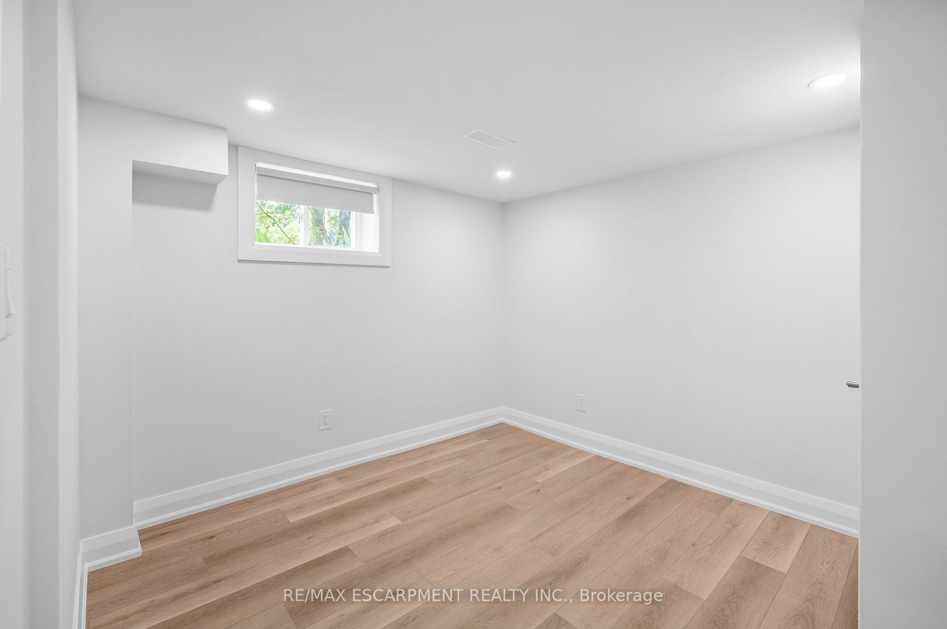 Photo 34 of 723 Hager Avenue, Burlington, Brant — HOMEH
