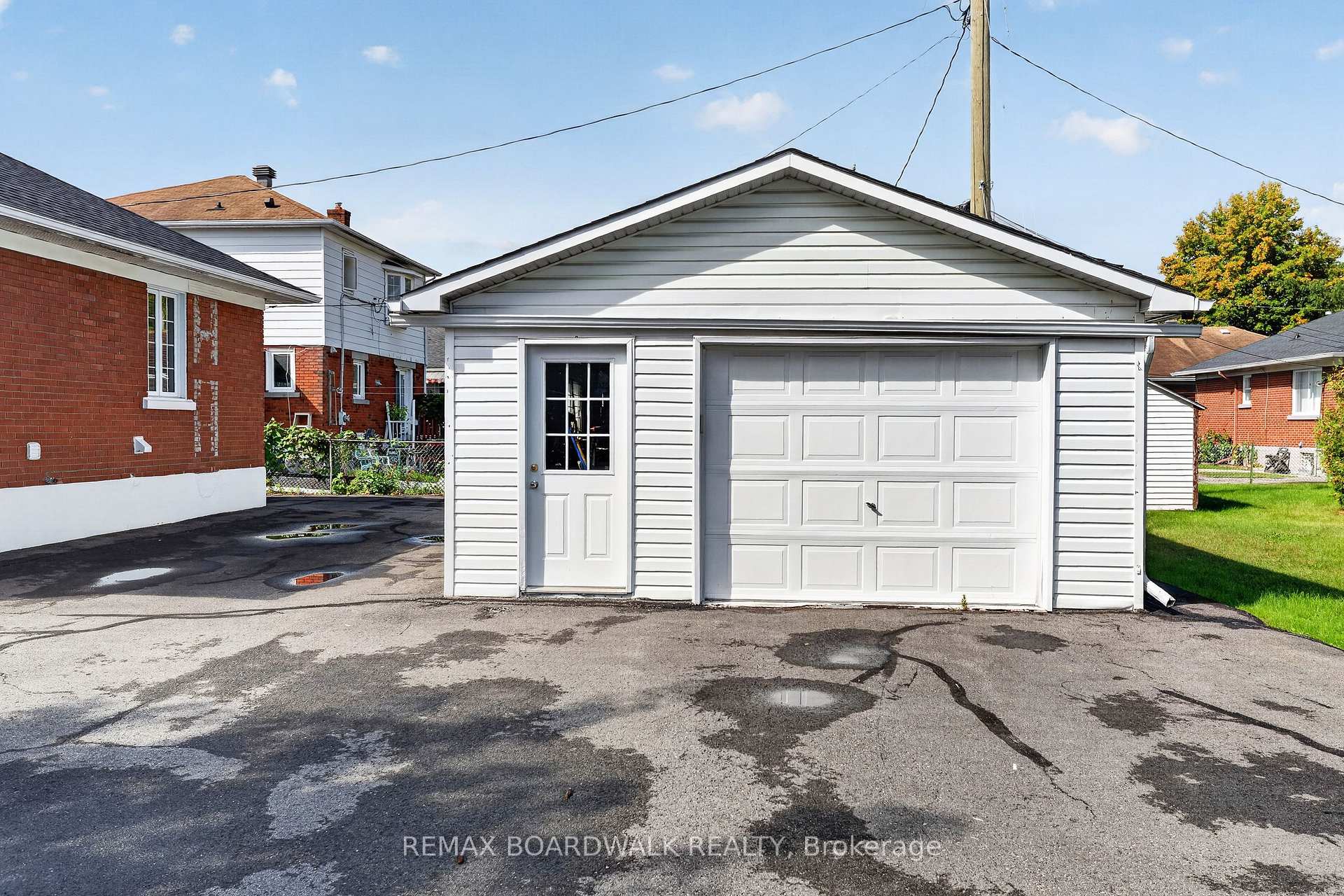 Photo 9 of 583 Donald Street, Ottawa, Overbrook/Castle Heights — HOMEH