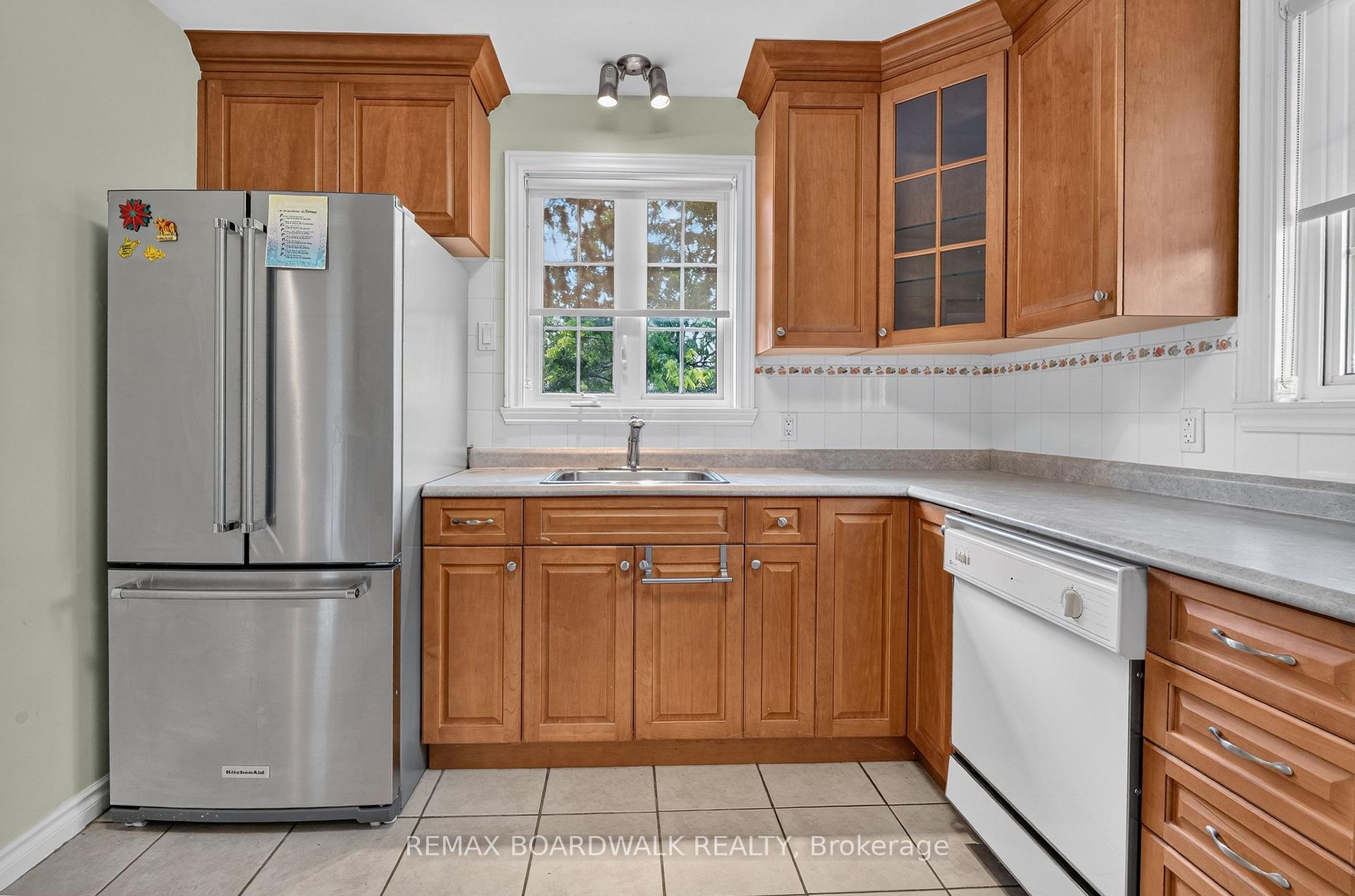 Photo 12 of 583 Donald Street, Ottawa, Overbrook/Castle Heights — HOMEH