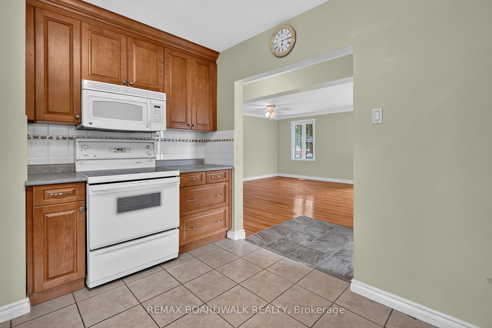 Photo 14 of 583 Donald Street, Ottawa, Overbrook/Castle Heights — HOMEH