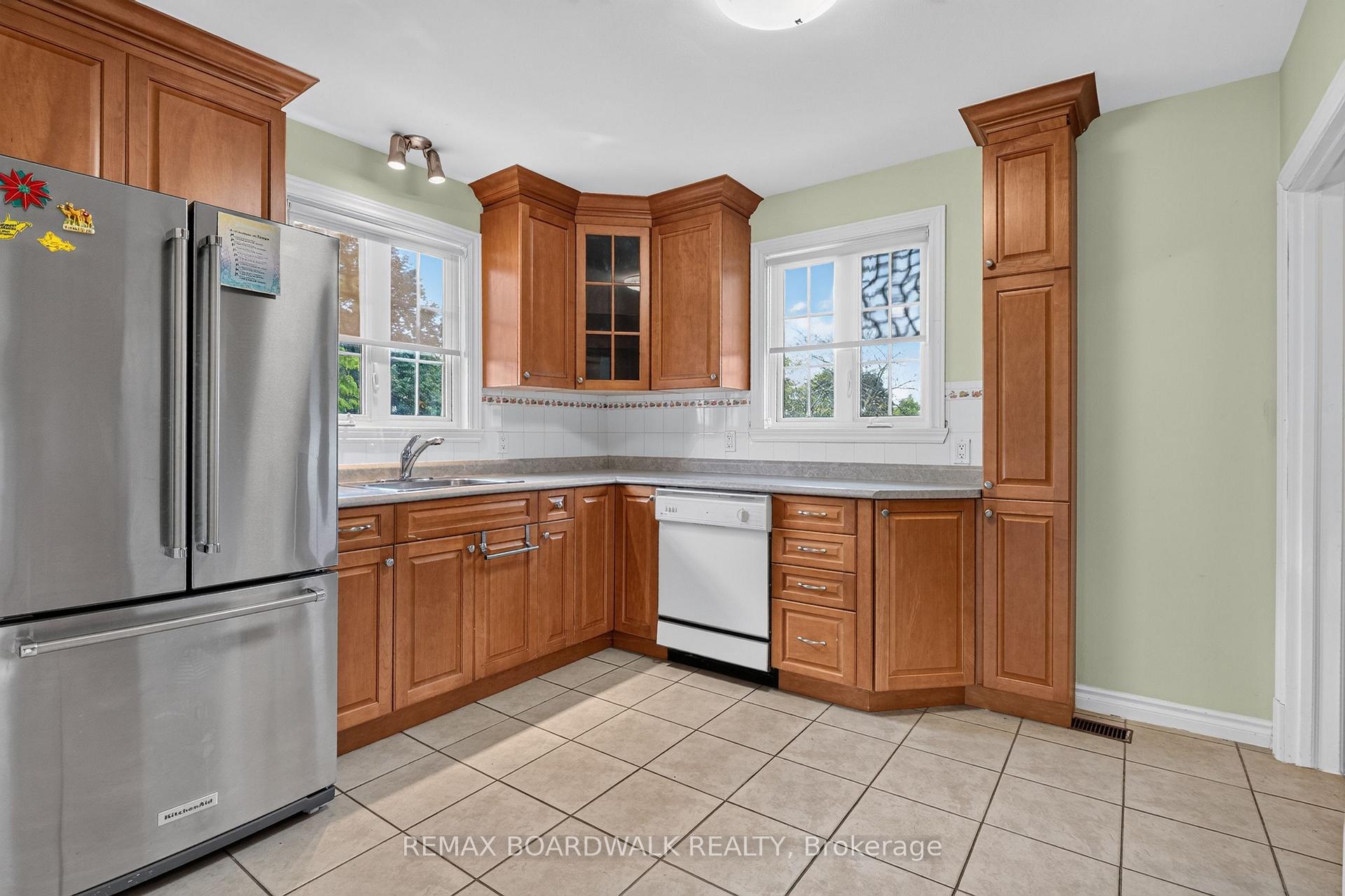 Photo 15 of 583 Donald Street, Ottawa, Overbrook/Castle Heights — HOMEH