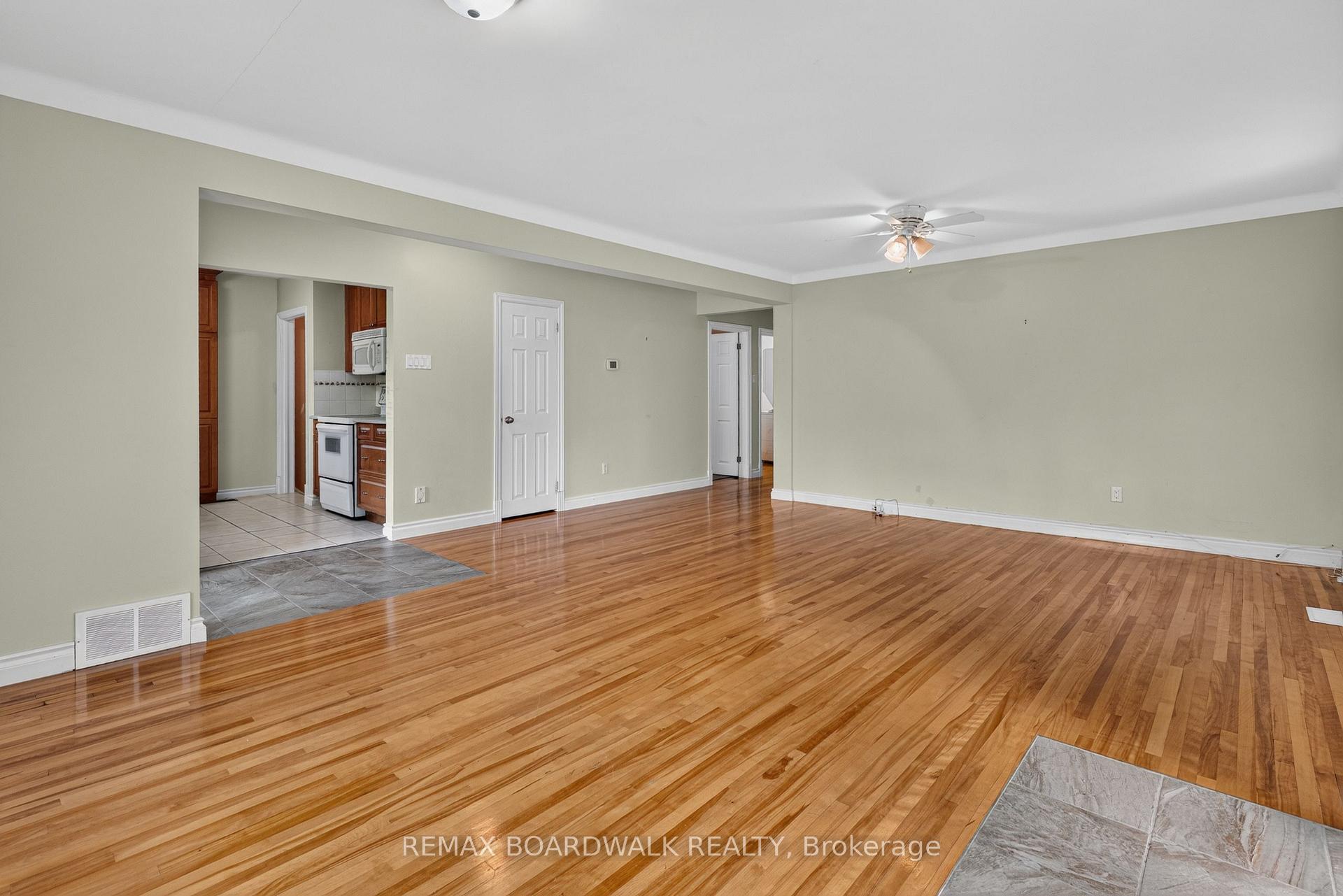 Photo 17 of 583 Donald Street, Ottawa, Overbrook/Castle Heights — HOMEH