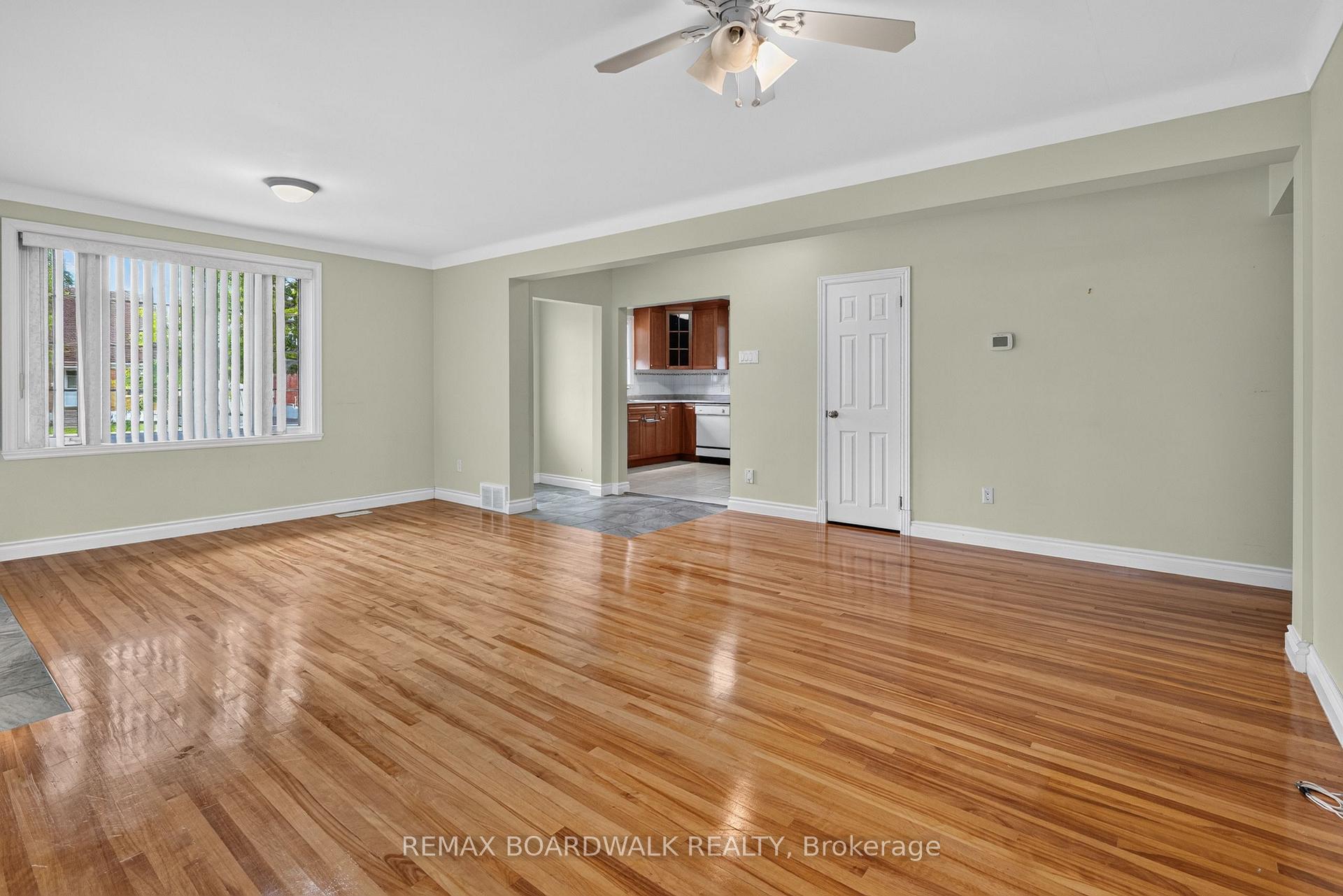 Photo 18 of 583 Donald Street, Ottawa, Overbrook/Castle Heights — HOMEH
