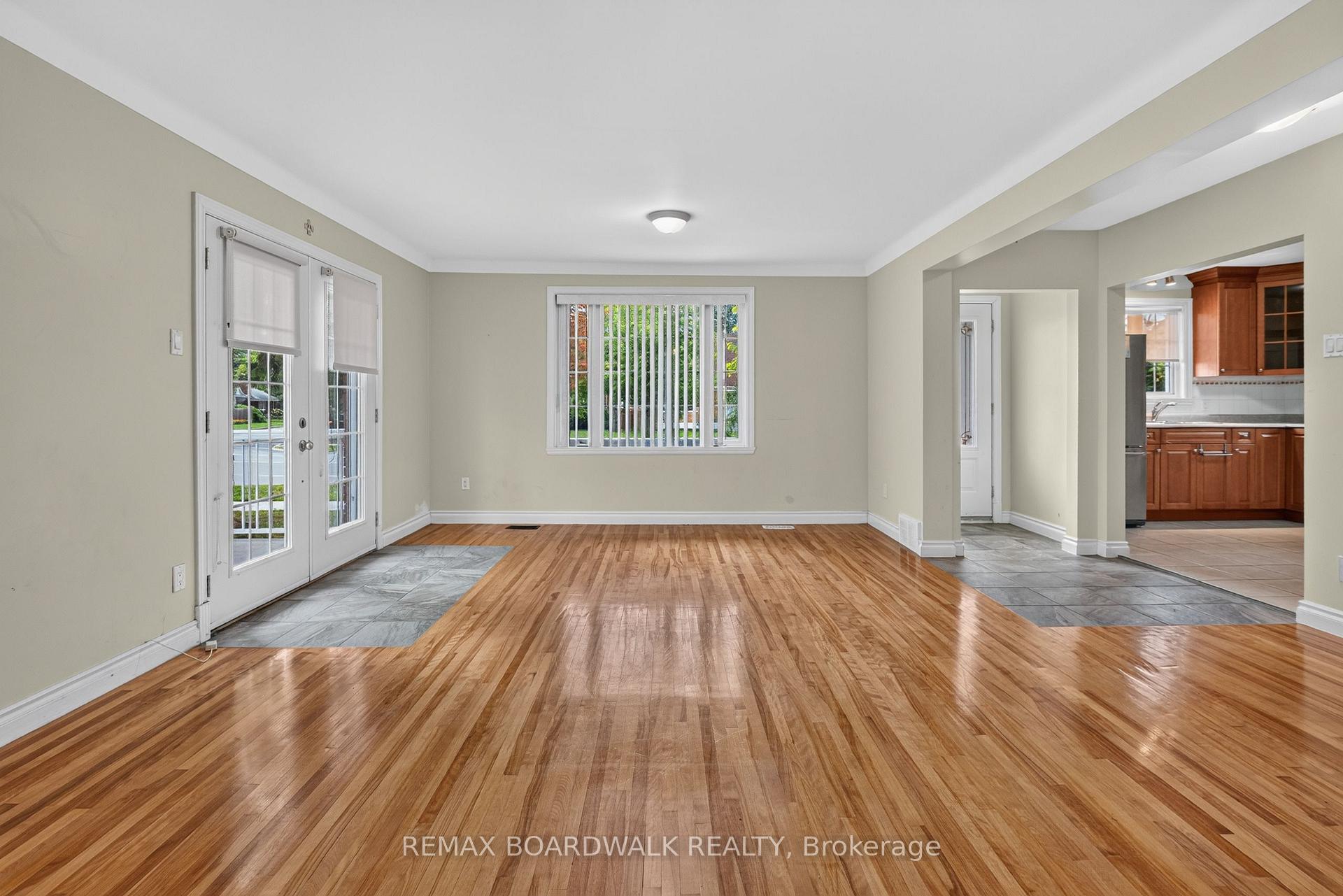 Photo 19 of 583 Donald Street, Ottawa, Overbrook/Castle Heights — HOMEH
