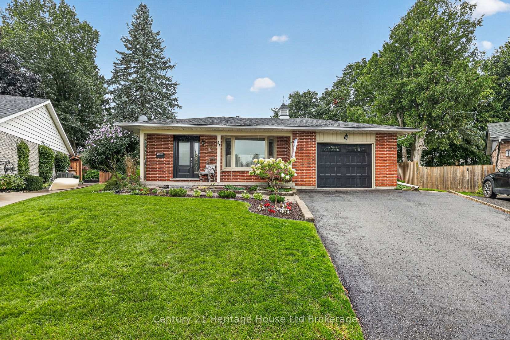 Photo 9 of 27 Silcox Place, Woodstock, Woodstock - North — HOMEH