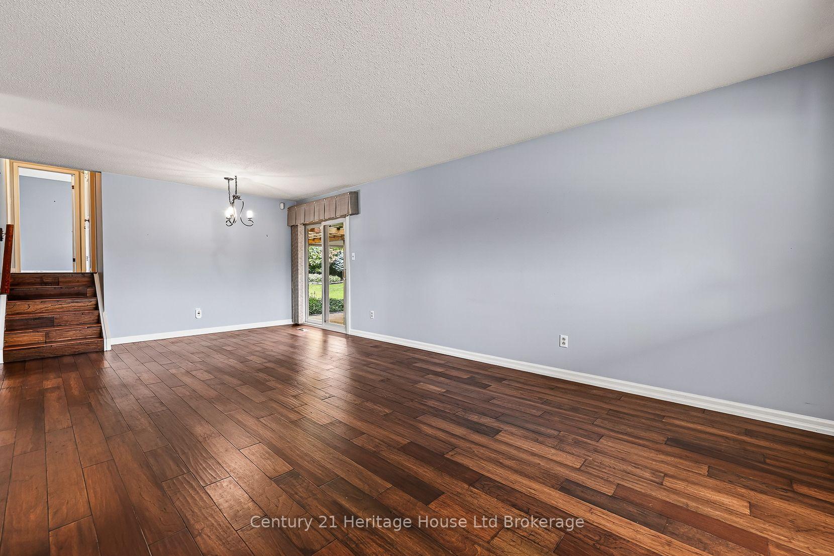 Photo 5 of 27 Silcox Place, Woodstock, Woodstock - North — HOMEH