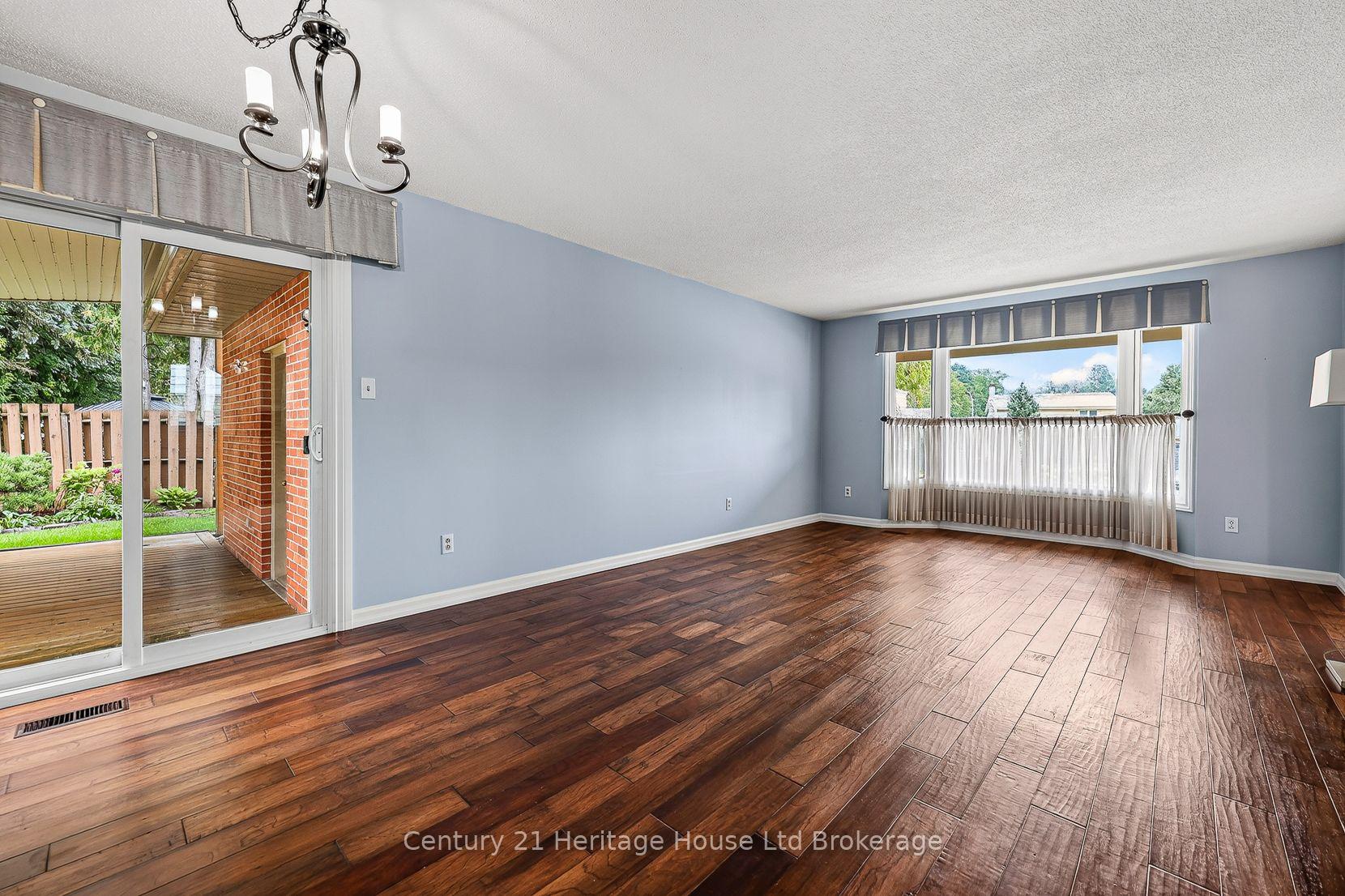 Photo 14 of 27 Silcox Place, Woodstock, Woodstock - North — HOMEH