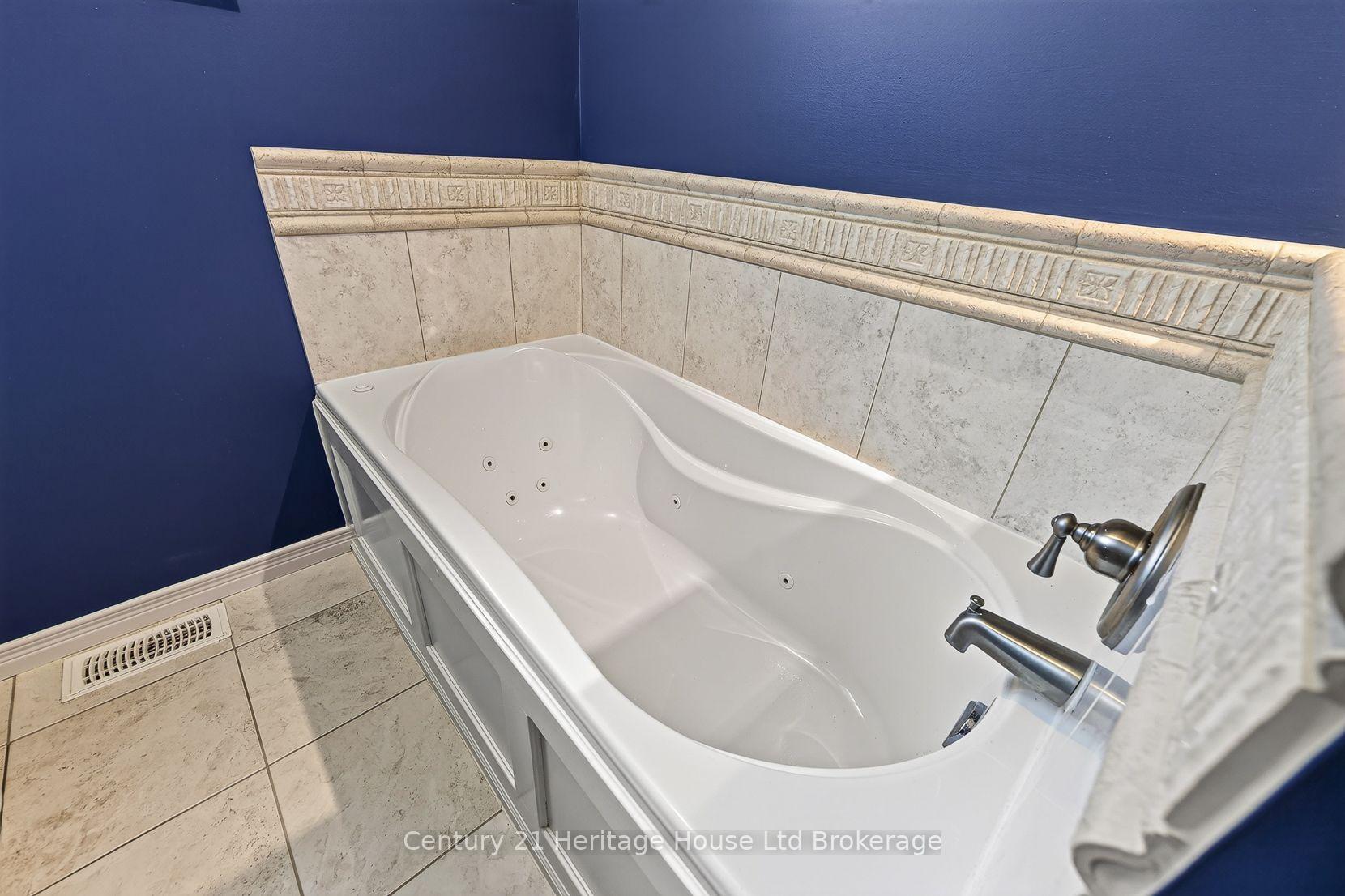 Photo 28 of 27 Silcox Place, Woodstock, Woodstock - North — HOMEH