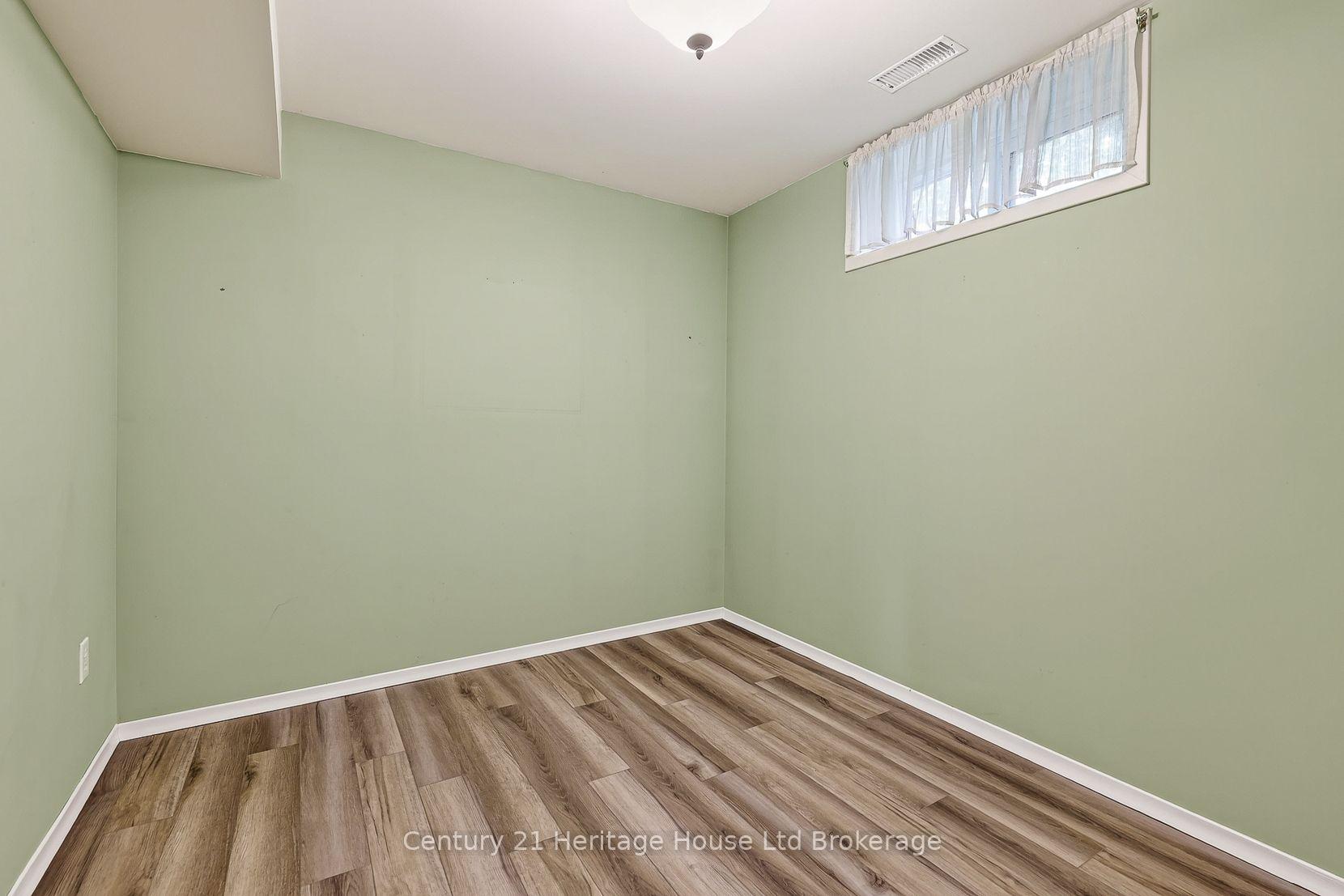 Photo 34 of 27 Silcox Place, Woodstock, Woodstock - North — HOMEH