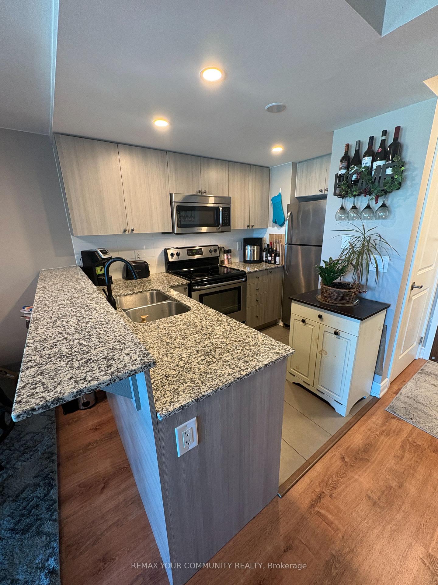 Photo 2 of Unit 604, 1235 Bayly Street, Pickering, Bay Ridges — HOMEH