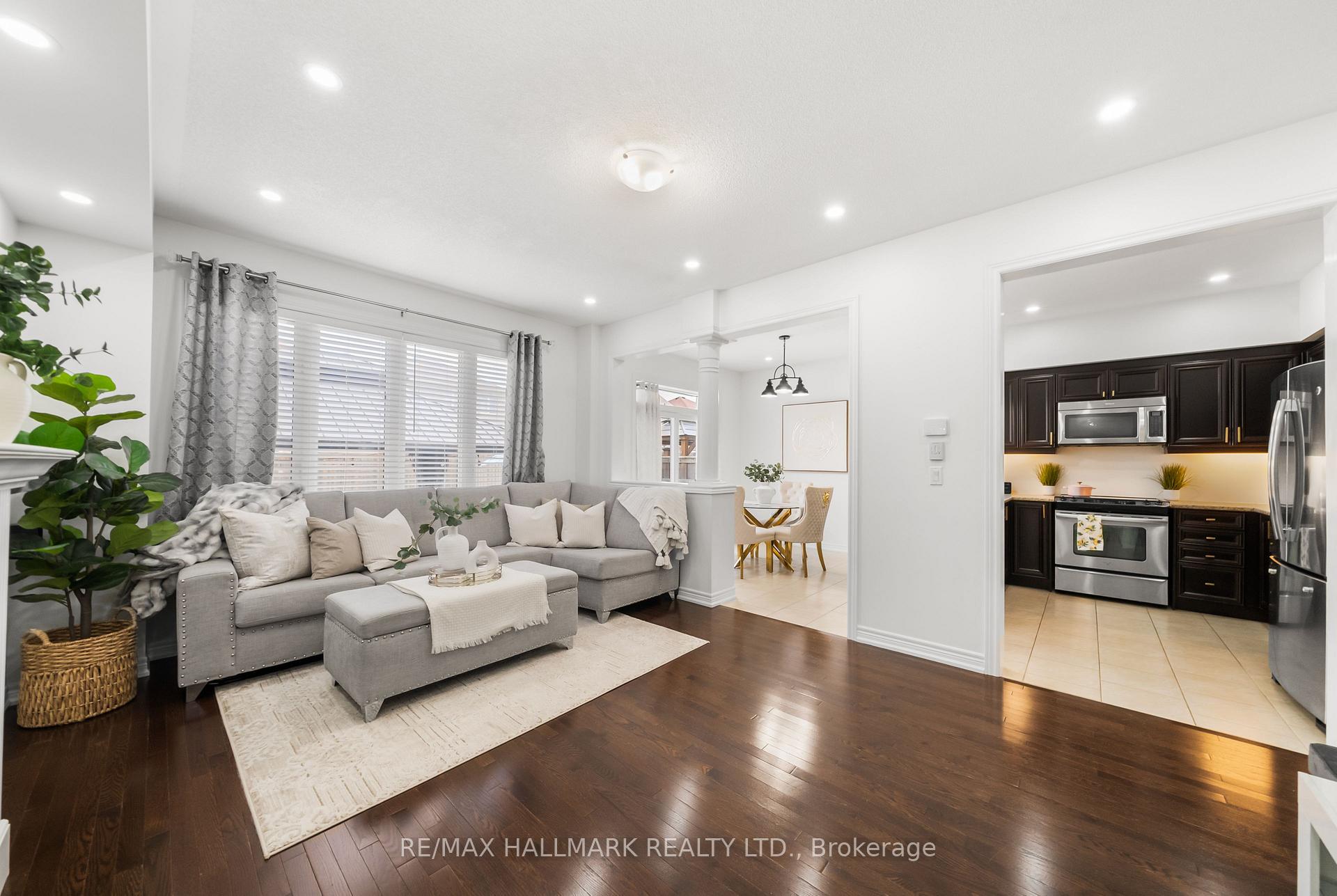 Photo 5 of 152 Mcdonald Crescent, Clarington, Newcastle — HOMEH