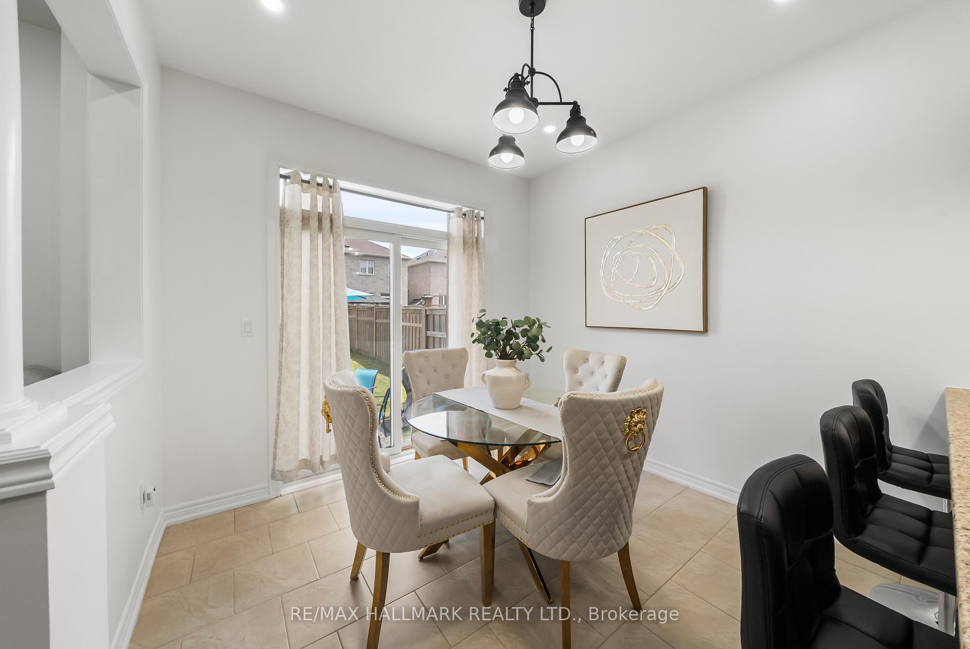 Photo 8 of 152 Mcdonald Crescent, Clarington, Newcastle — HOMEH