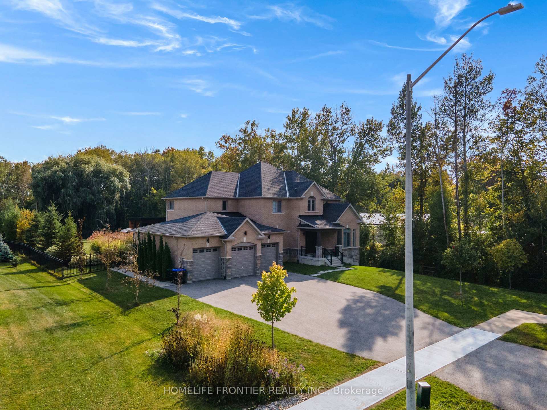 Photo 3 of 1195 Shore Acres Drive, Innisfil, Gilford — HOMEH