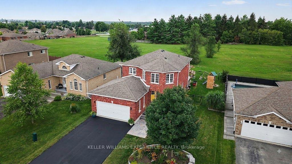 Photo 3 of 30 Nash Avenue, Springwater, Elmvale — HOMEH