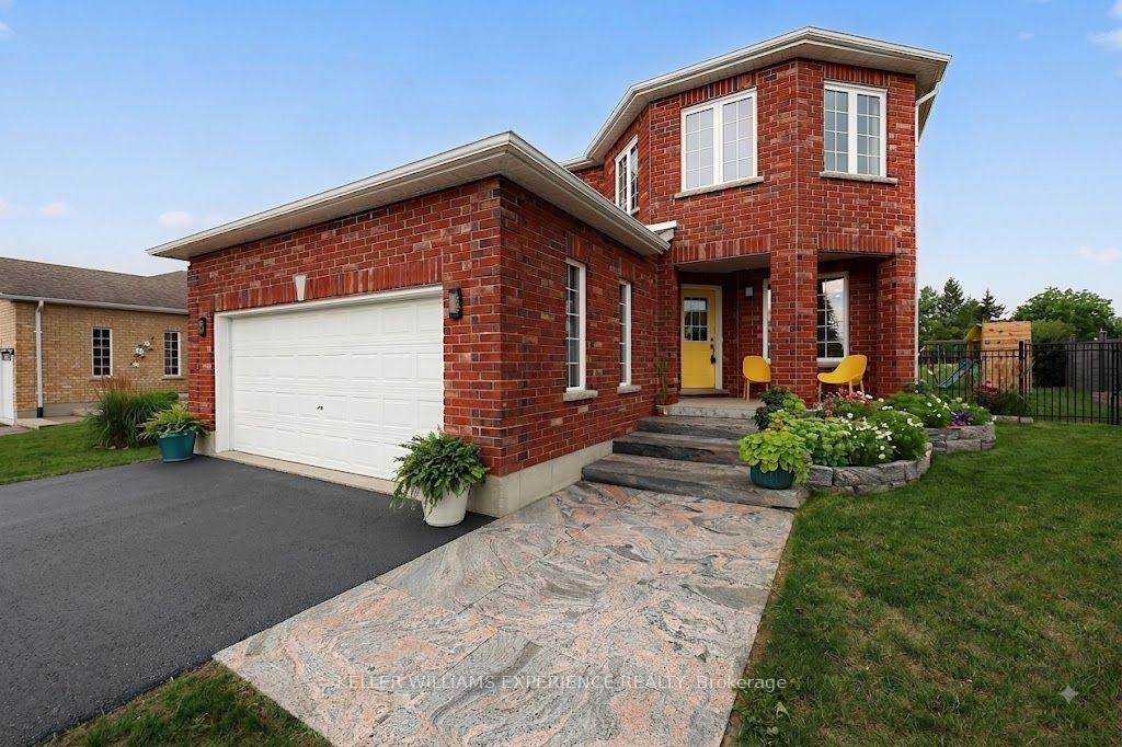Photo 4 of 30 Nash Avenue, Springwater, Elmvale — HOMEH
