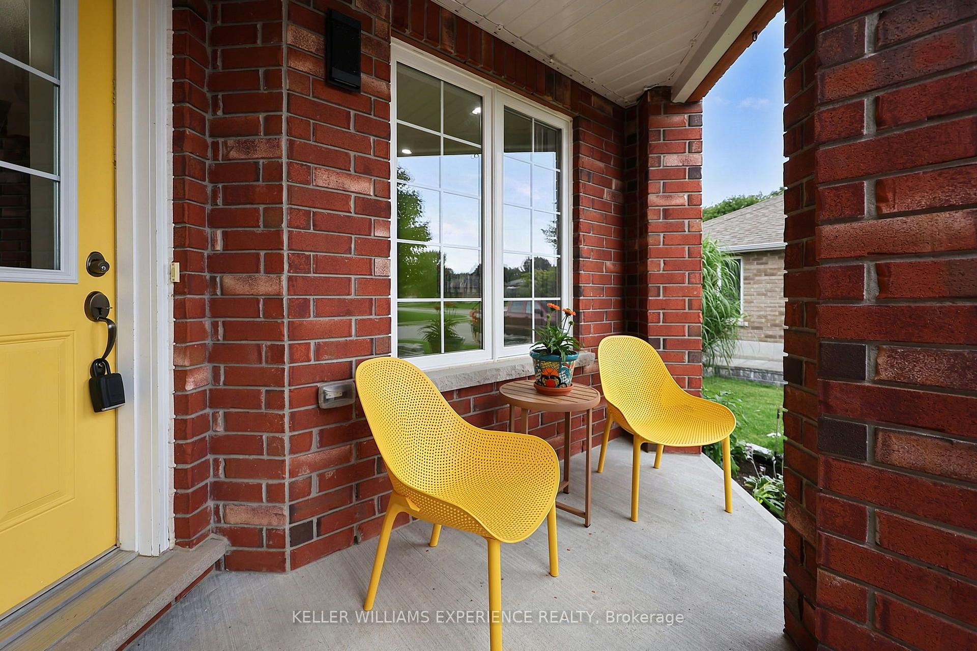 Photo 7 of 30 Nash Avenue, Springwater, Elmvale — HOMEH